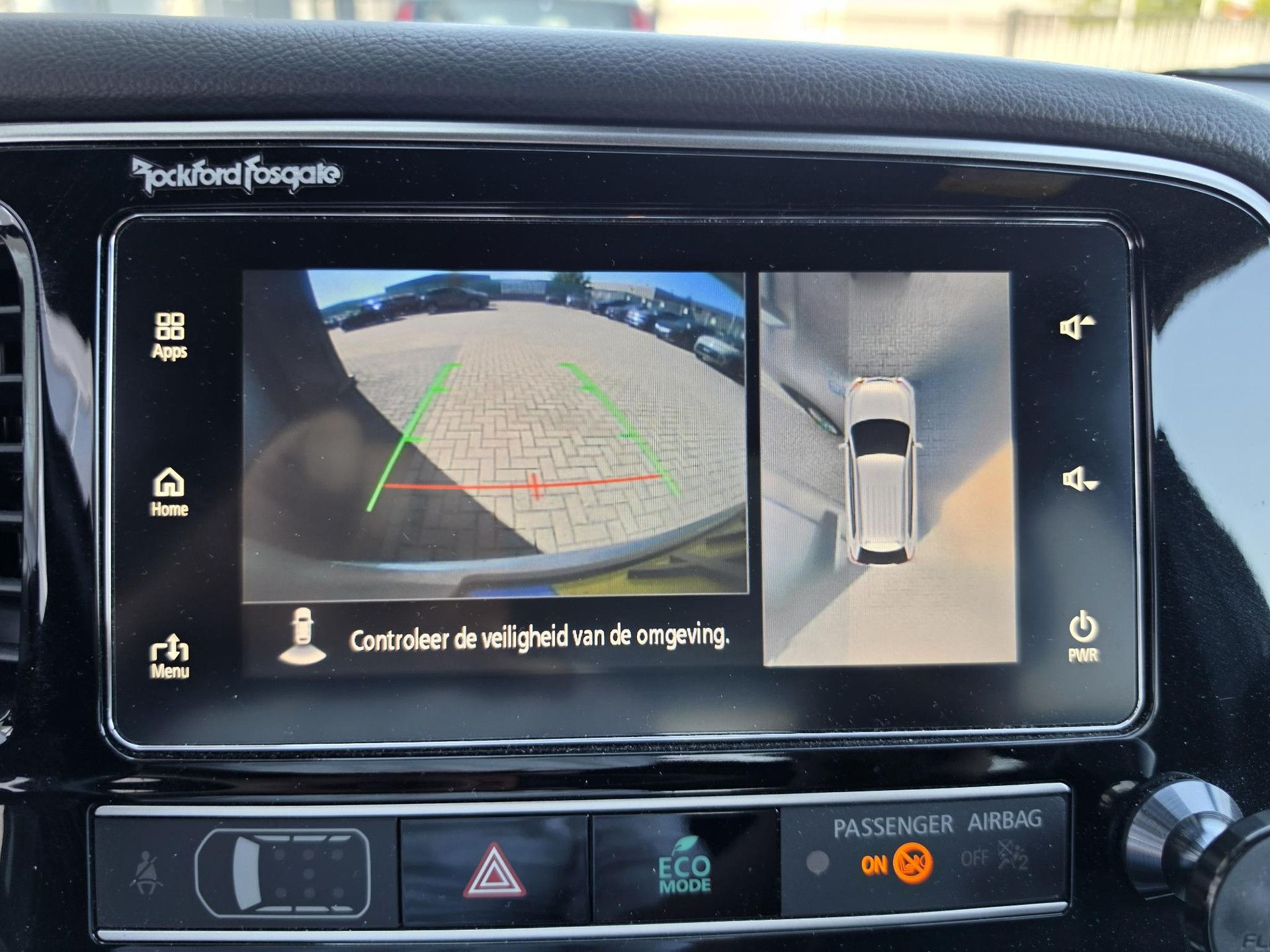 Mitsubishi Outlander met kenteken XT-784-P – achteraanzicht