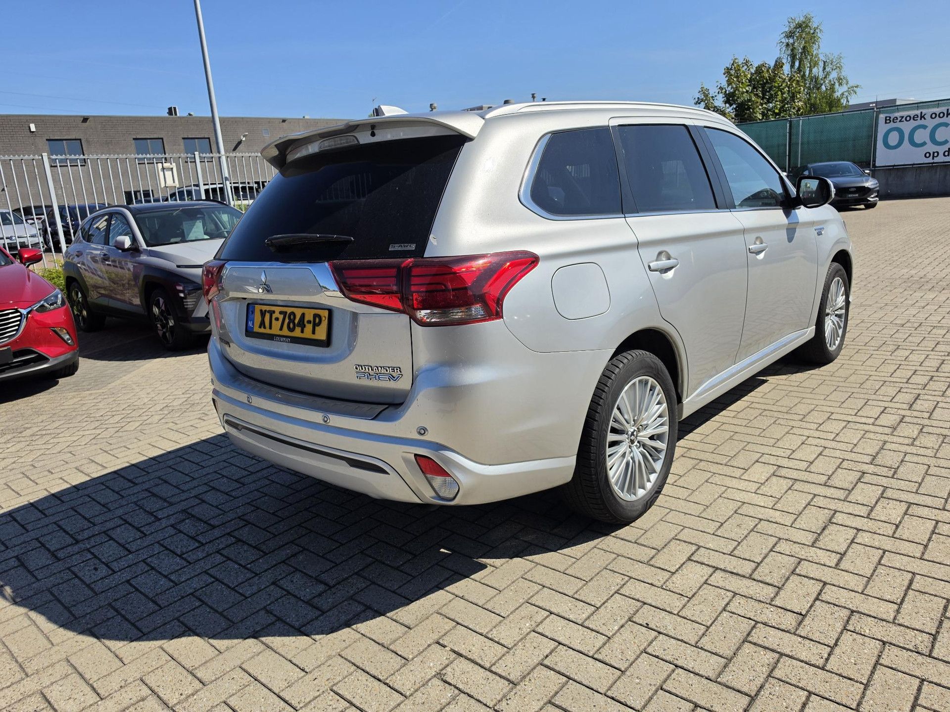 Mitsubishi Outlander met kenteken XT-784-P – detailfoto