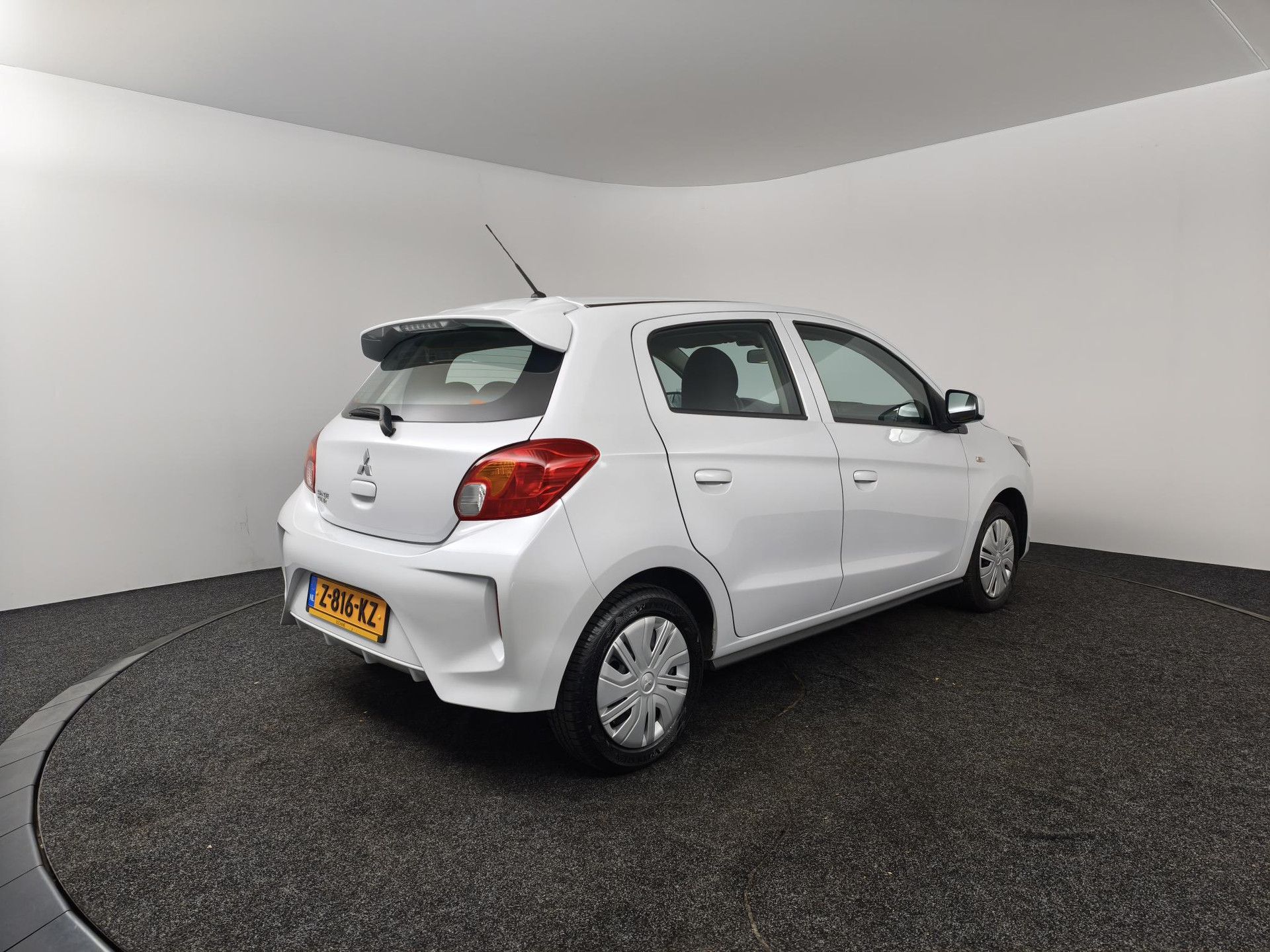 Mitsubishi SpaceStar met kenteken Z-816-KZ – achteraanzicht