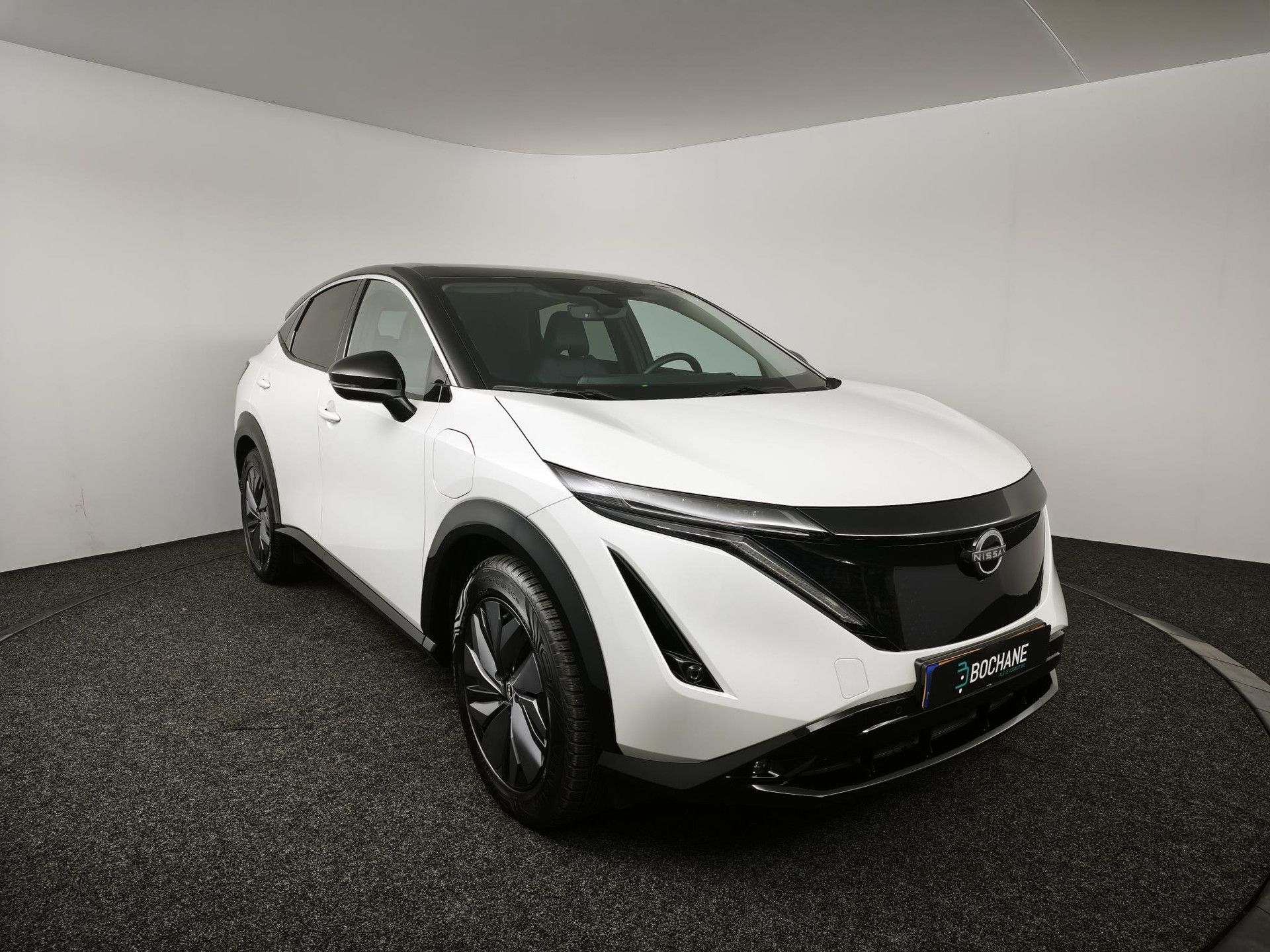 Nissan ARIYA met kenteken T-598-XZ – detailfoto