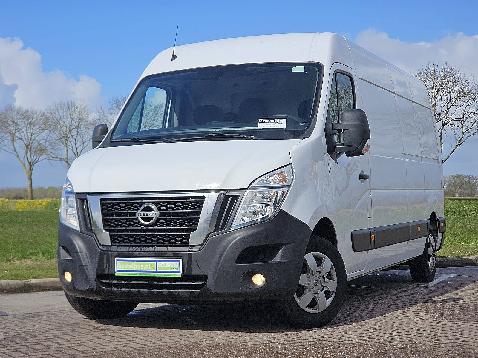 Nissan Interstar – vooraanzicht