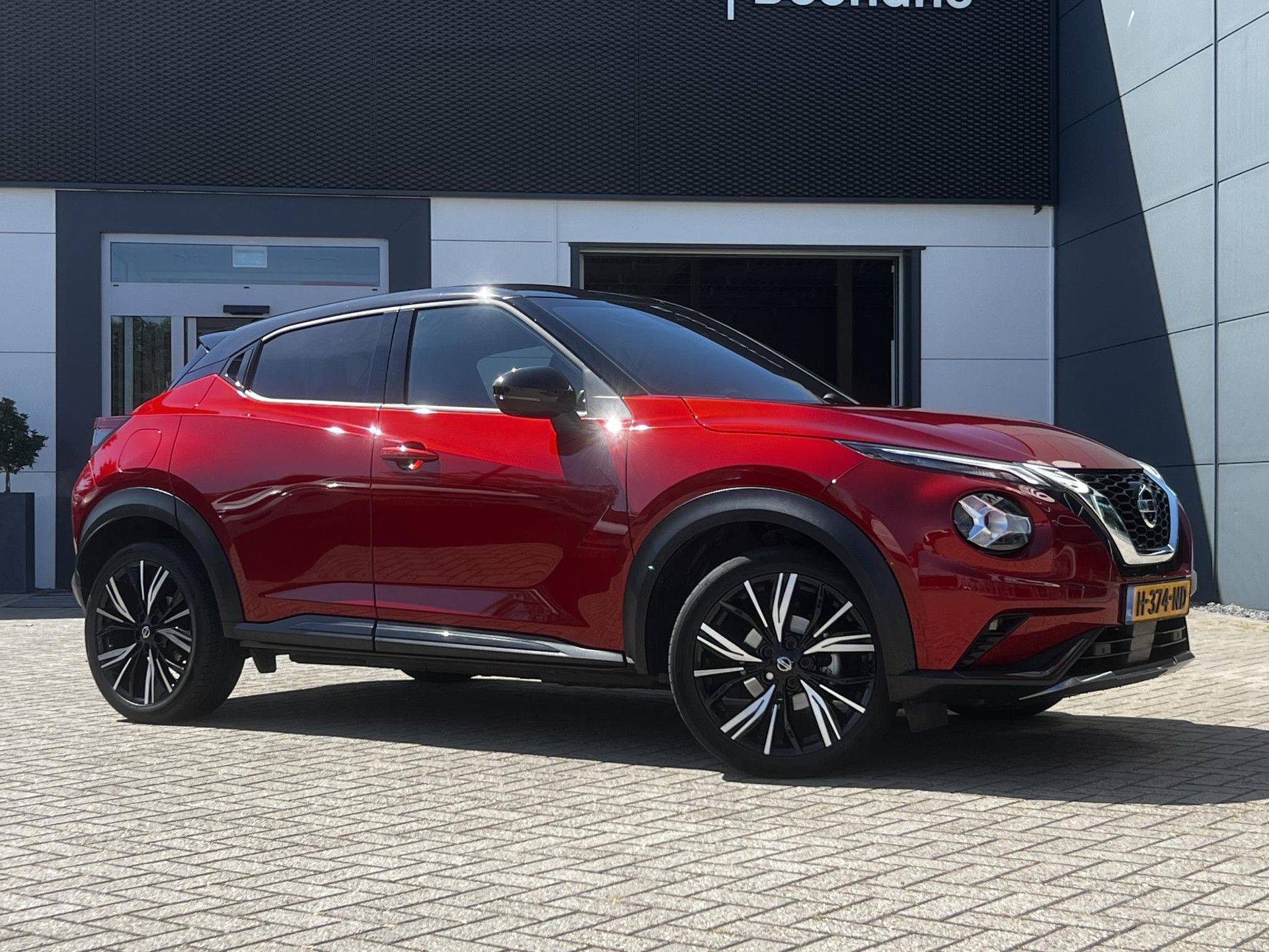 Nissan Juke met kenteken H-374-ND – detailfoto