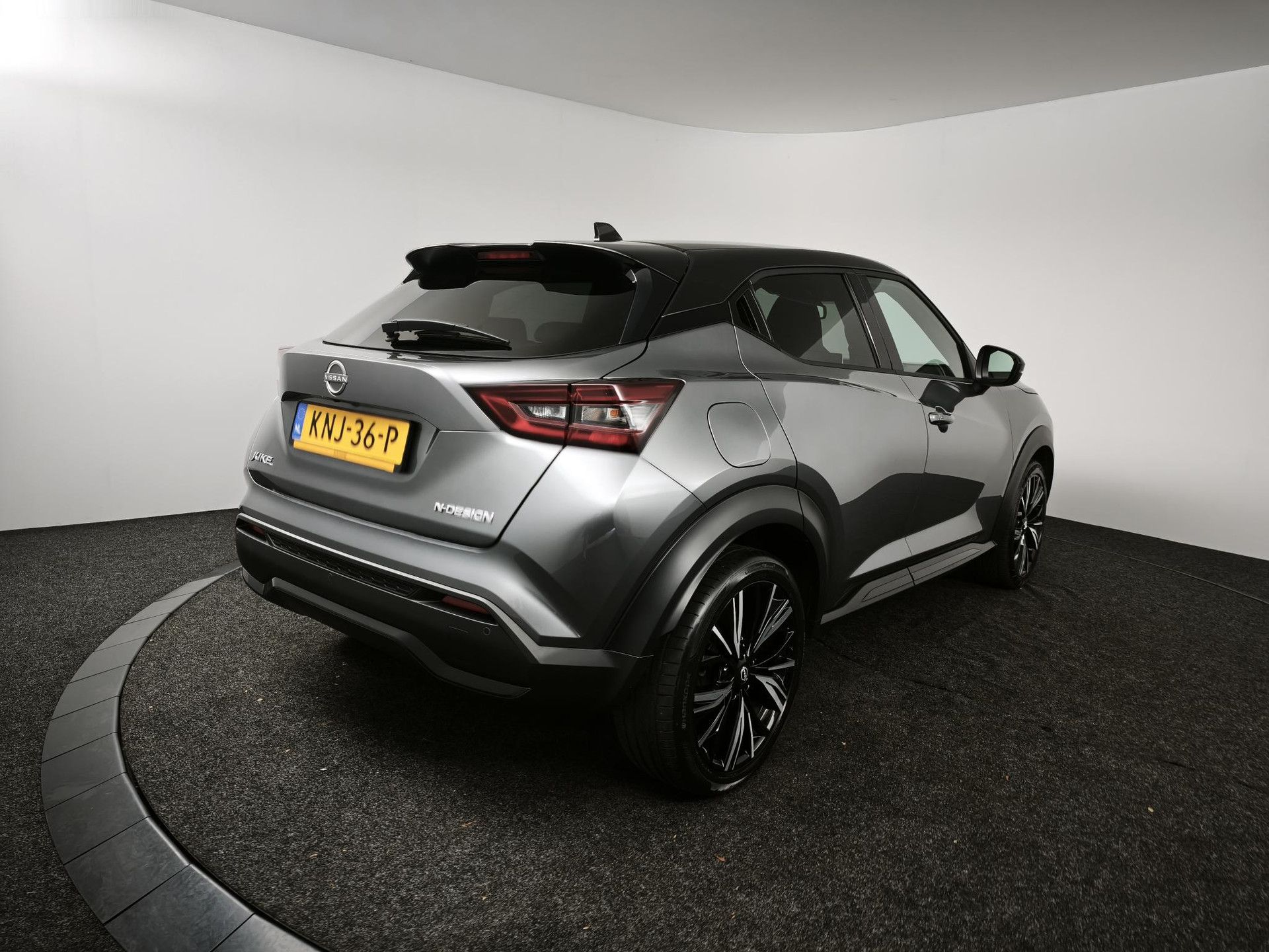 Nissan Juke met kenteken KNJ-36-P – achteraanzicht