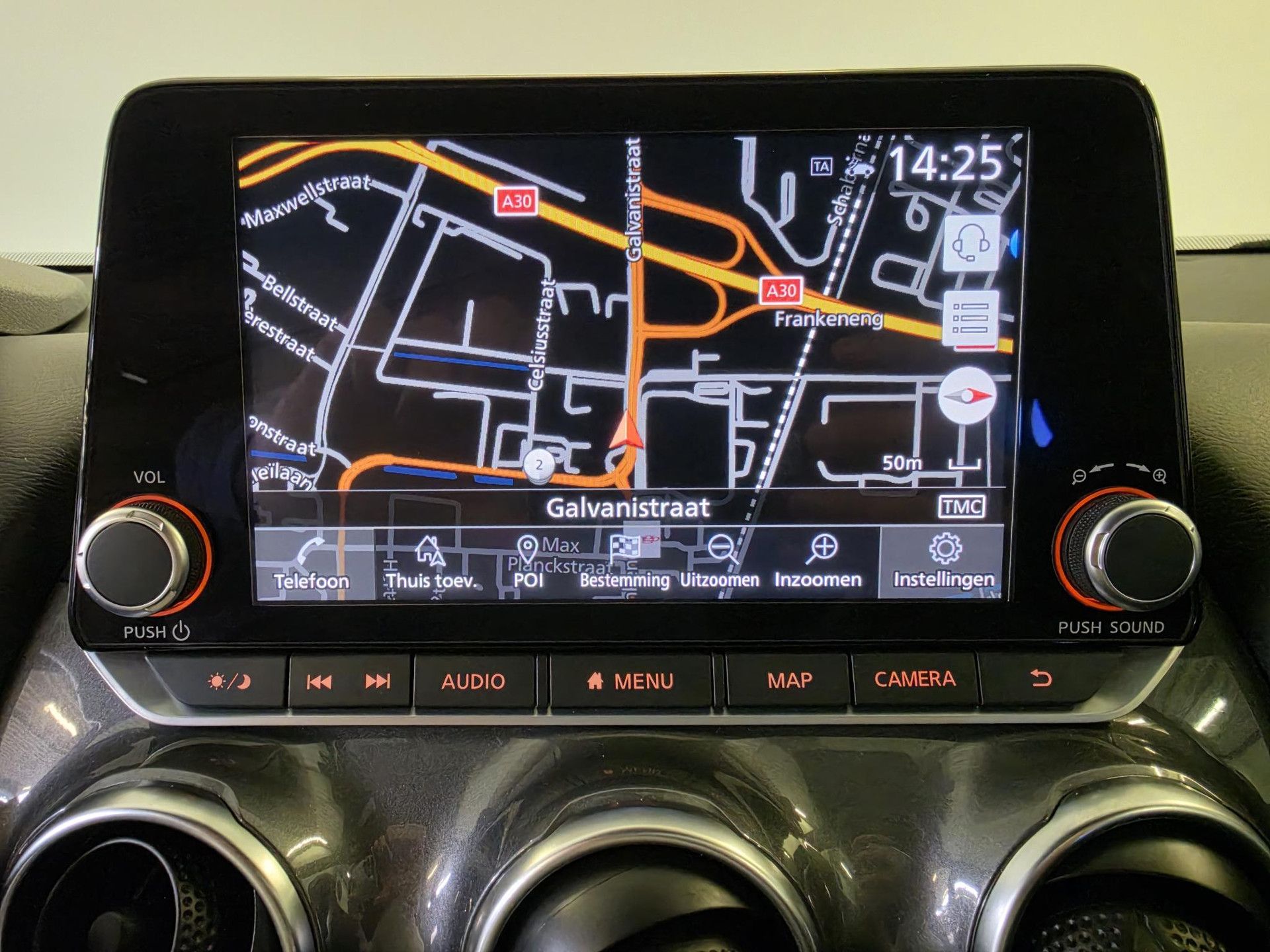 Nissan Juke met kenteken X-689-GZ – achteraanzicht