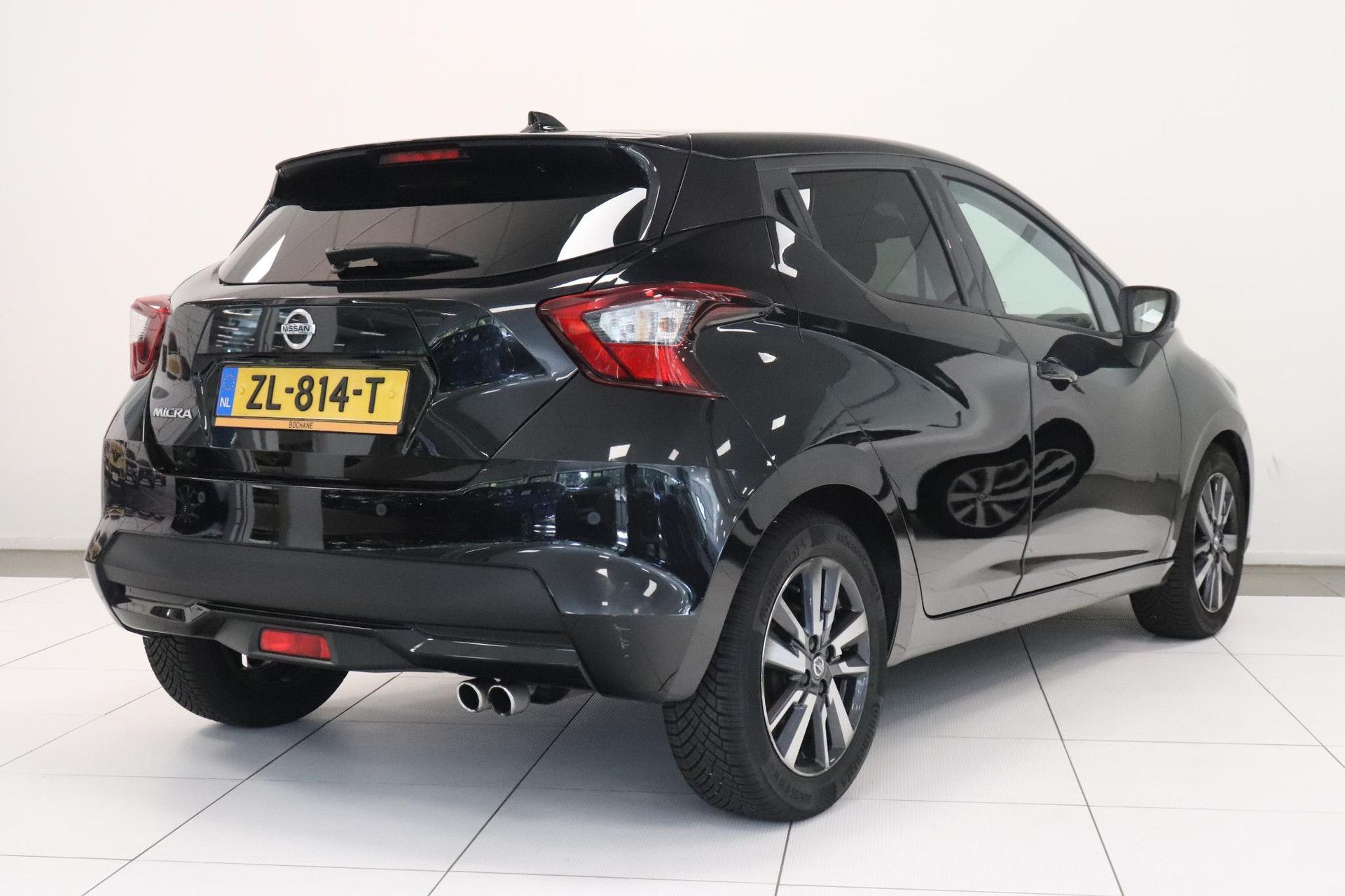 Nissan Micra met kenteken ZL-814-T – achteraanzicht