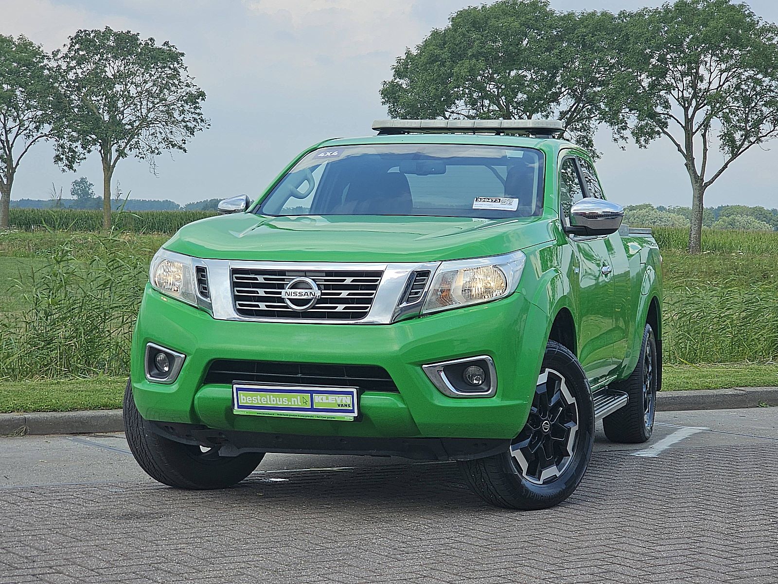 Nissan NAVARA – vooraanzicht