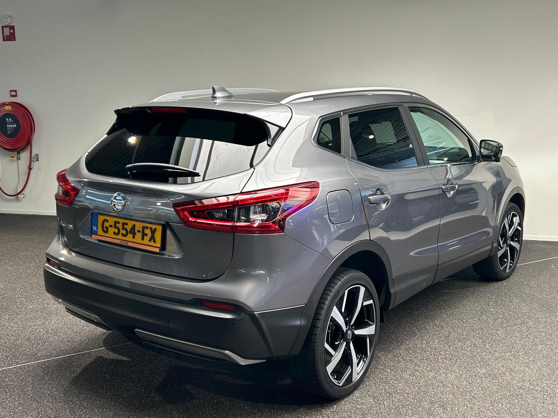 Nissan QASHQAI met kenteken G-554-FX – achteraanzicht
