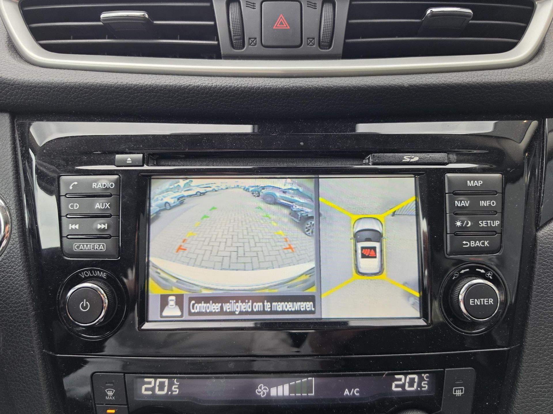 Nissan QASHQAI met kenteken GP-589-L – interieur