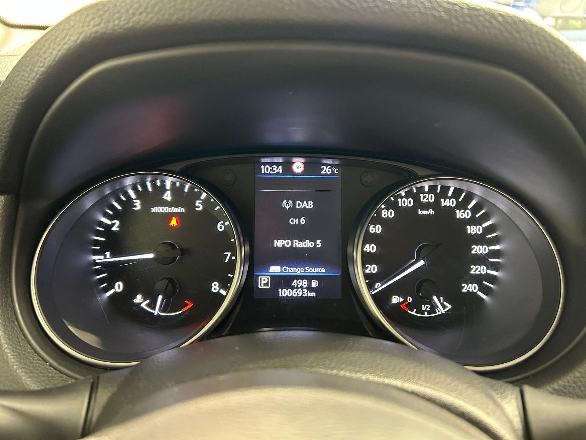Nissan QASHQAI met kenteken J-268-BP – dashboard