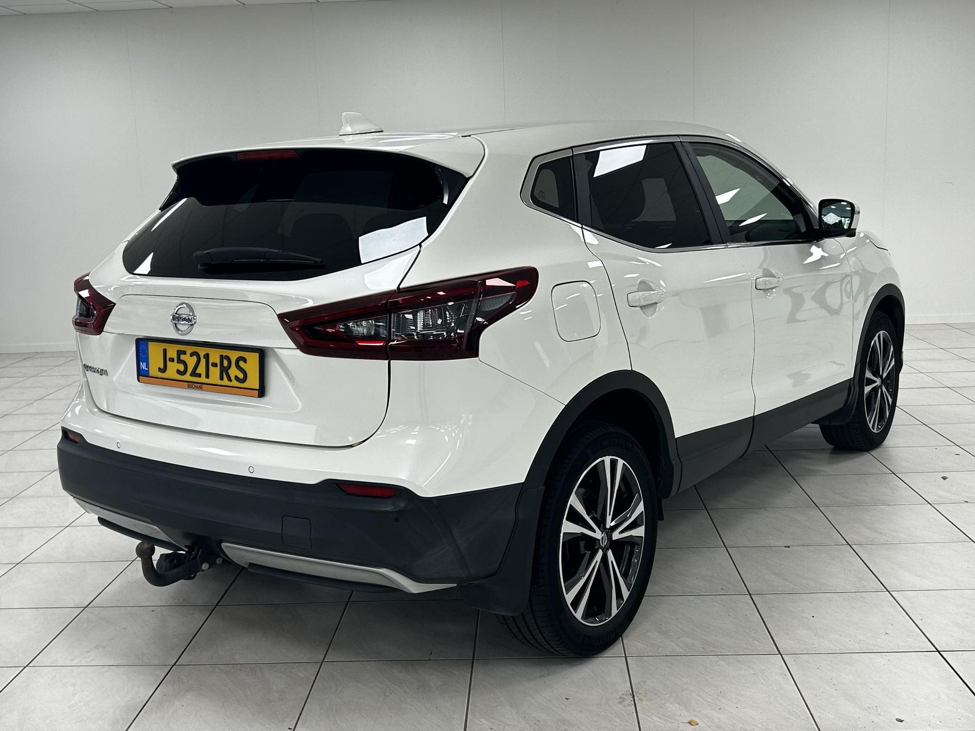 Nissan QASHQAI met kenteken J-521-RS – achteraanzicht