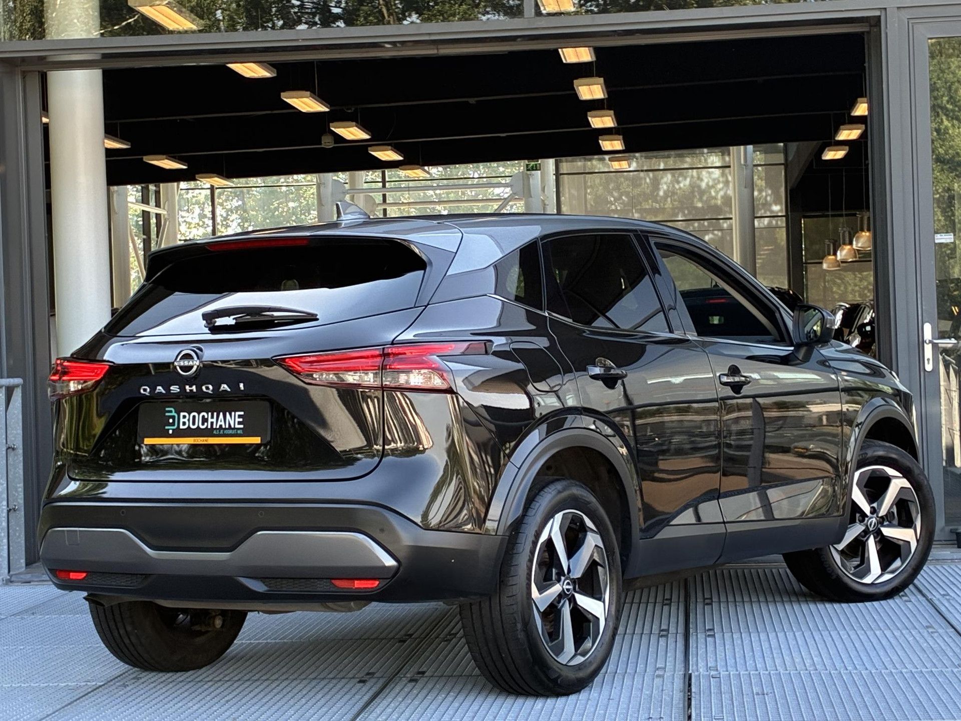 Nissan QASHQAI met kenteken KKB-29-G – achteraanzicht