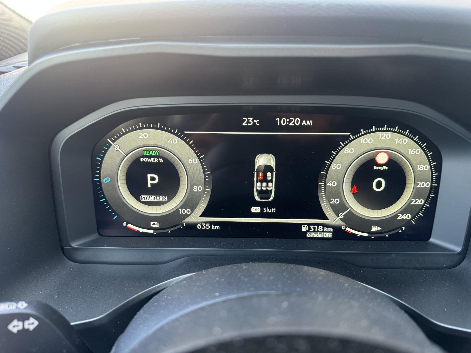 Nissan QASHQAI met kenteken KNR-81-R – dashboard