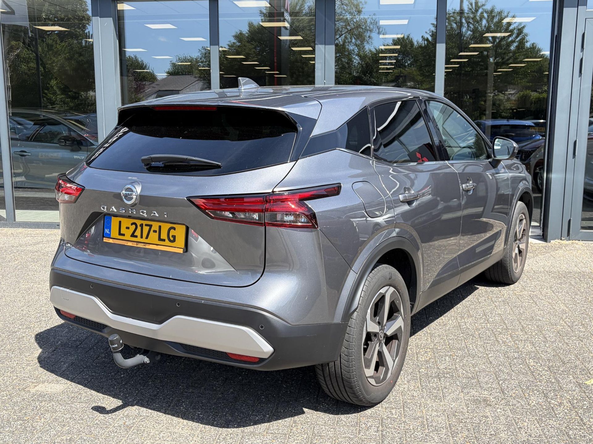 Nissan QASHQAI met kenteken L-217-LG – achteraanzicht