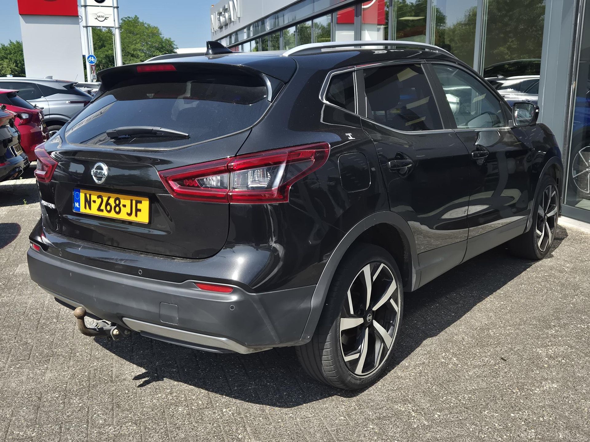 Nissan QASHQAI met kenteken N-268-JF – achteraanzicht