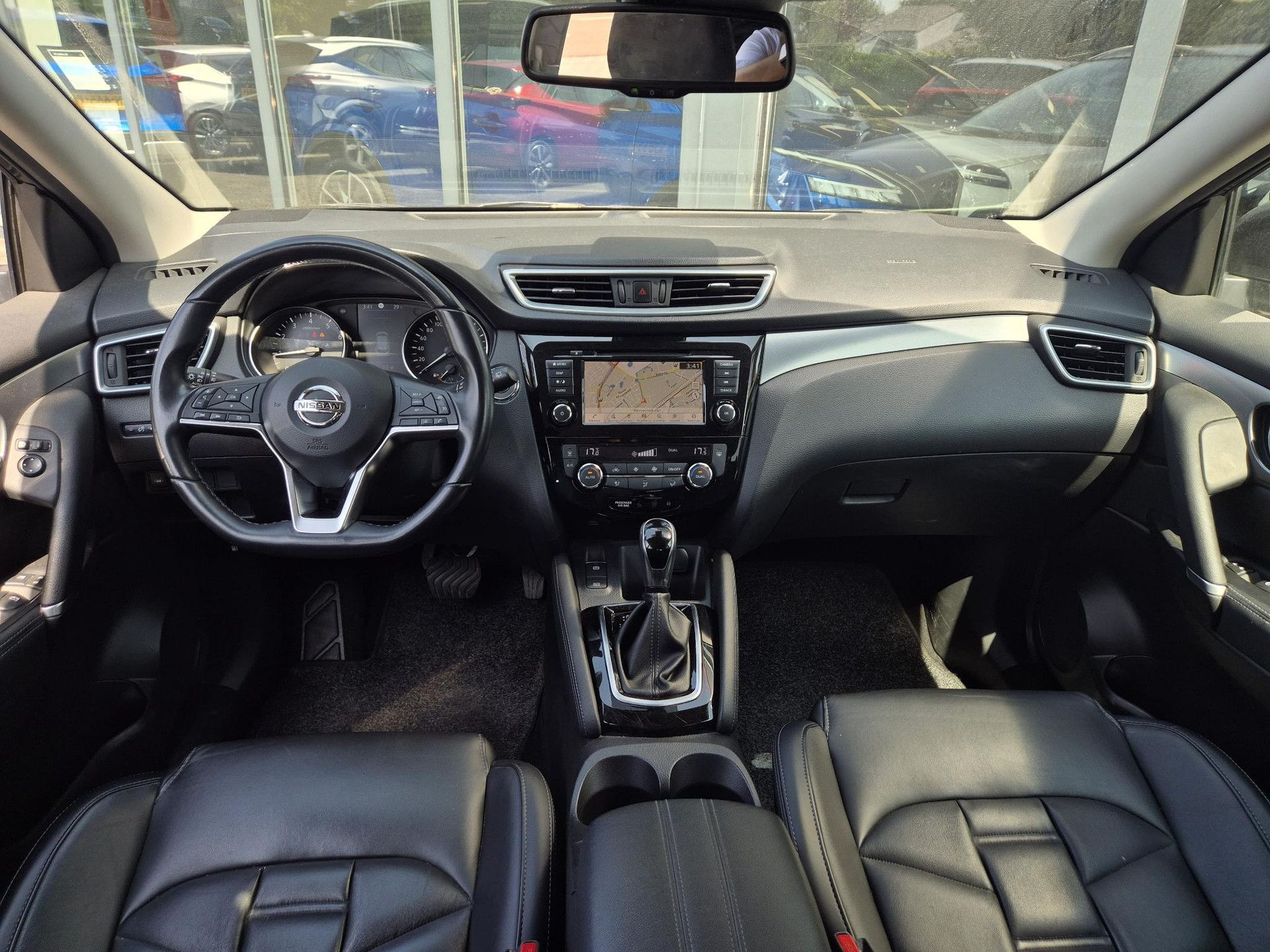 Nissan QASHQAI met kenteken N-268-JF – interieur