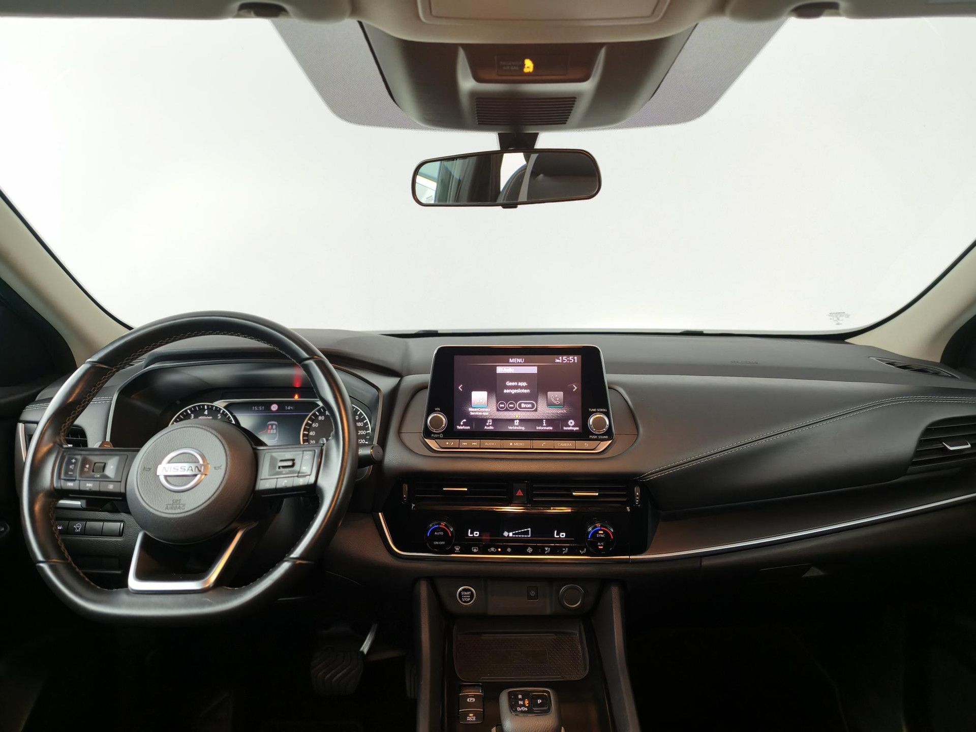 Nissan QASHQAI met kenteken P-218-FD – dashboard