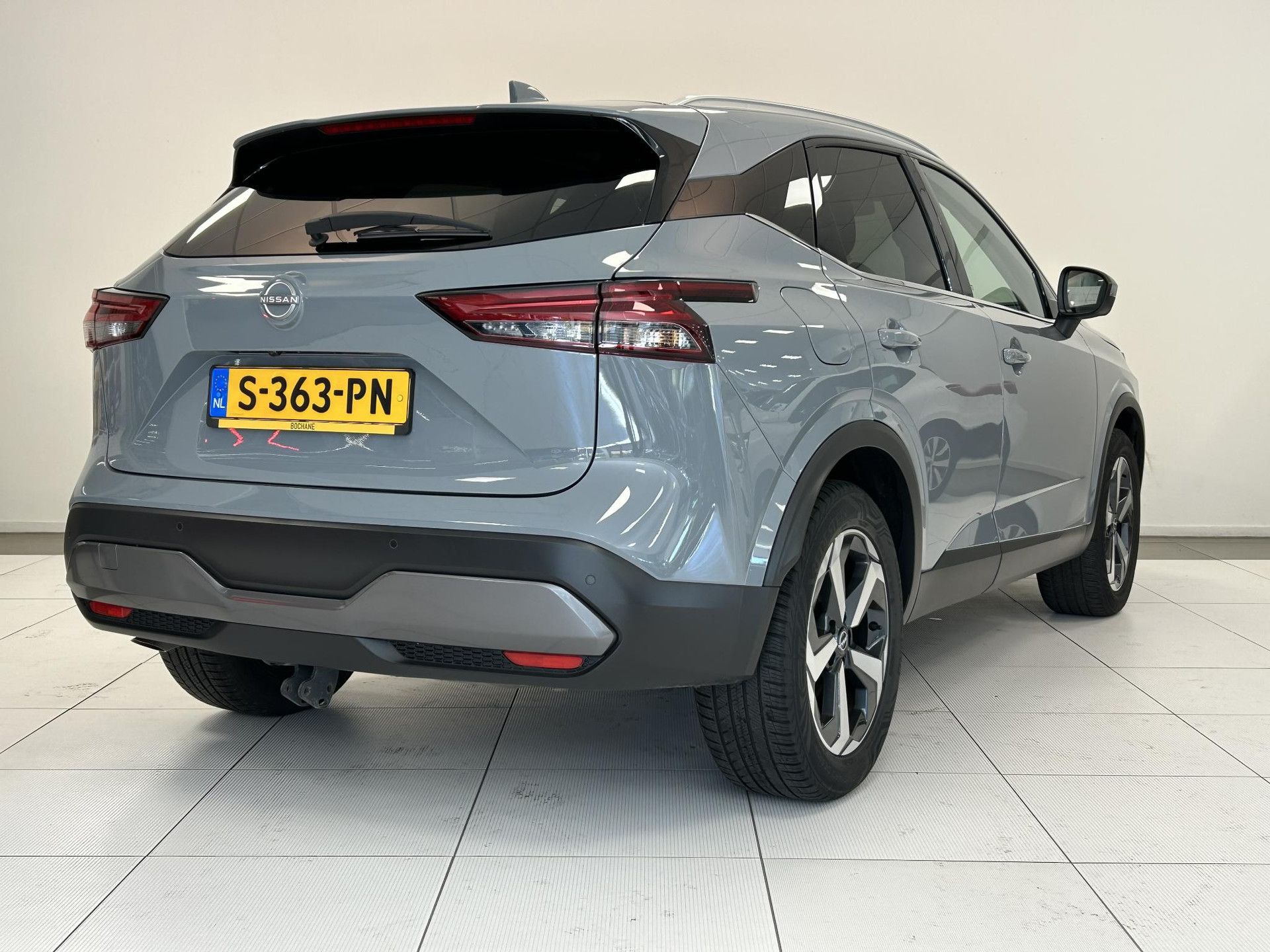 Nissan QASHQAI met kenteken S-363-PN – achteraanzicht