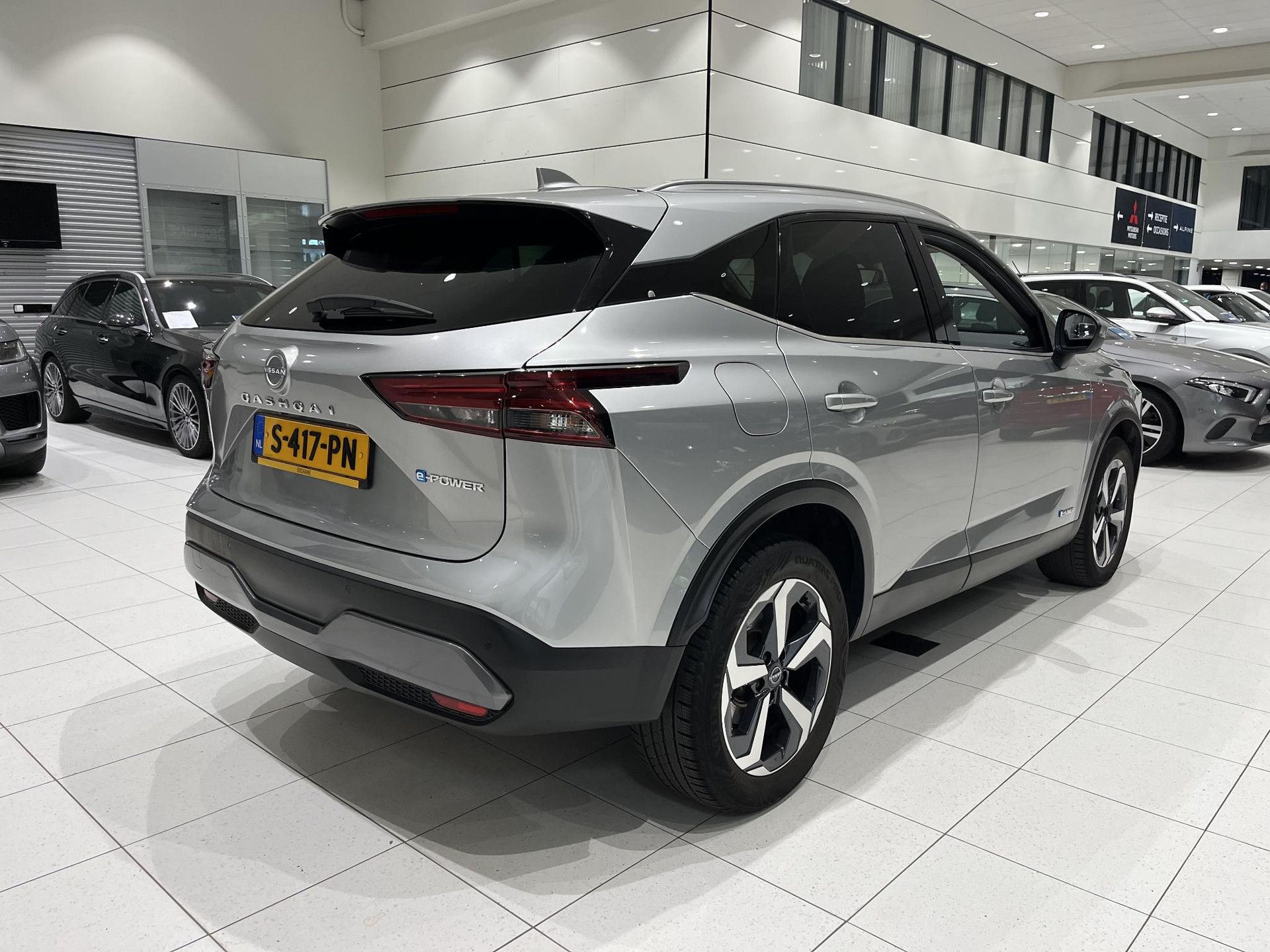 Nissan QASHQAI met kenteken S-417-PN – achteraanzicht
