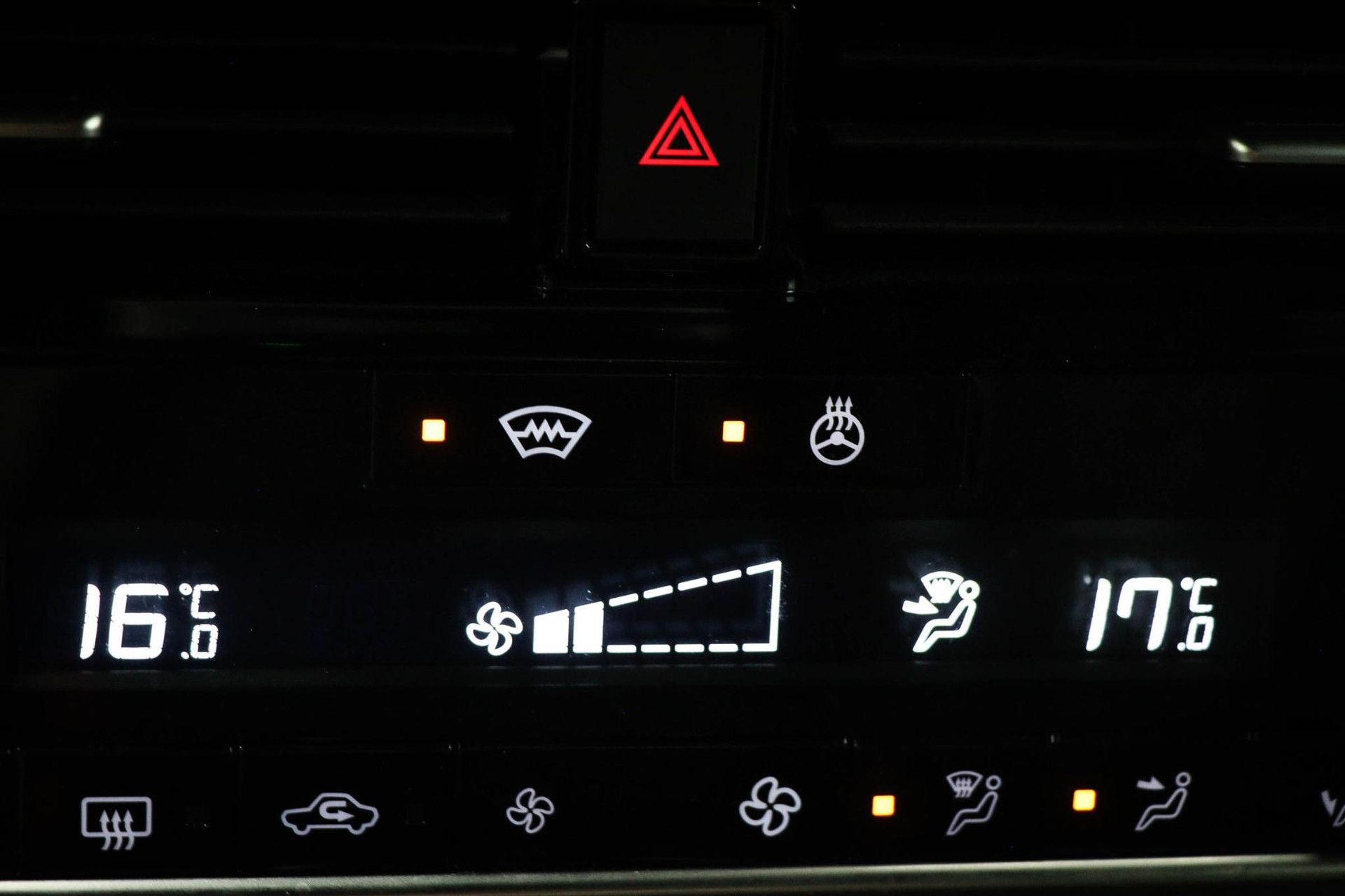 Nissan QASHQAI met kenteken S-564-ZD – detailfoto