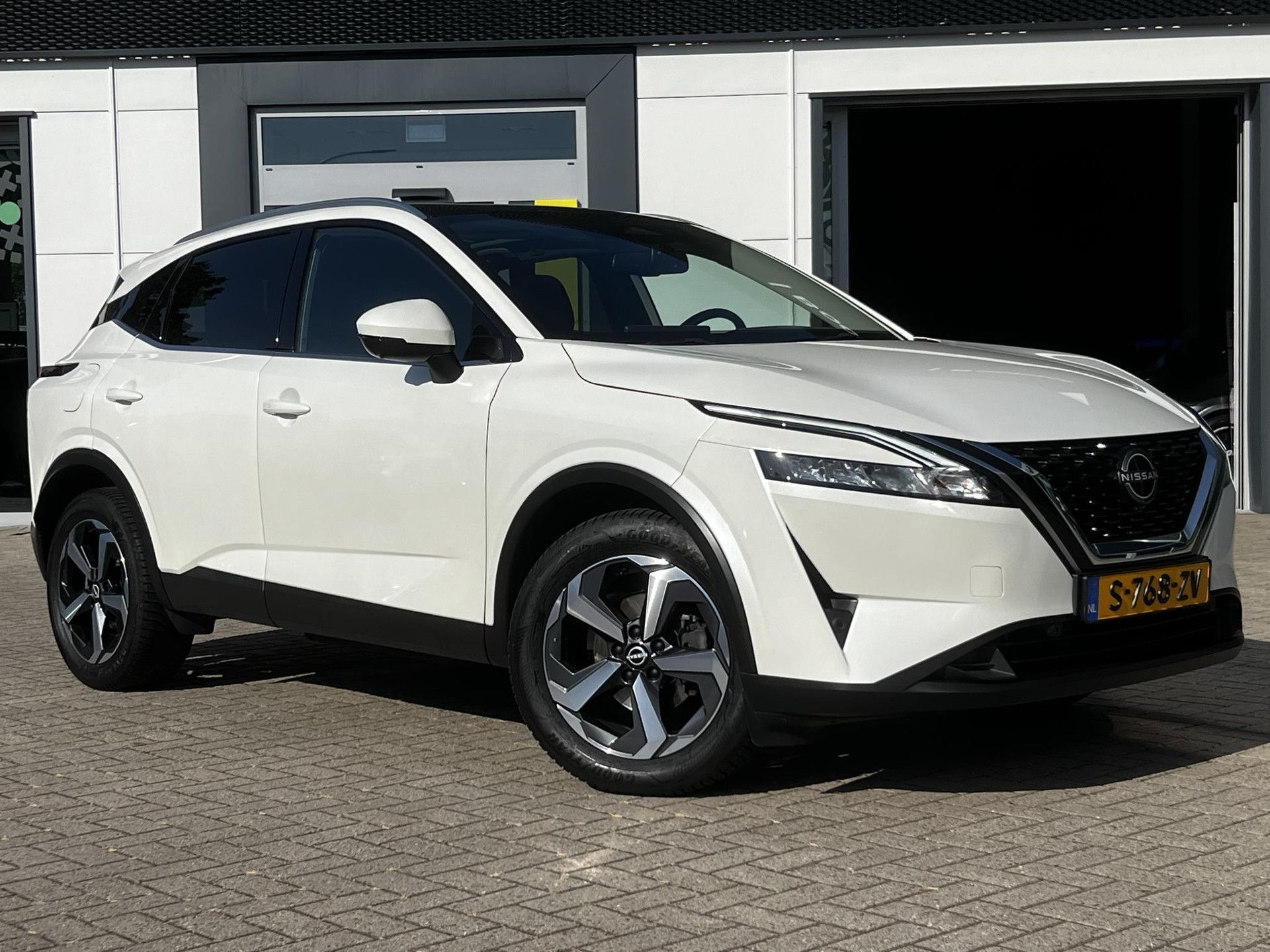Nissan QASHQAI met kenteken S-768-ZV – detailfoto