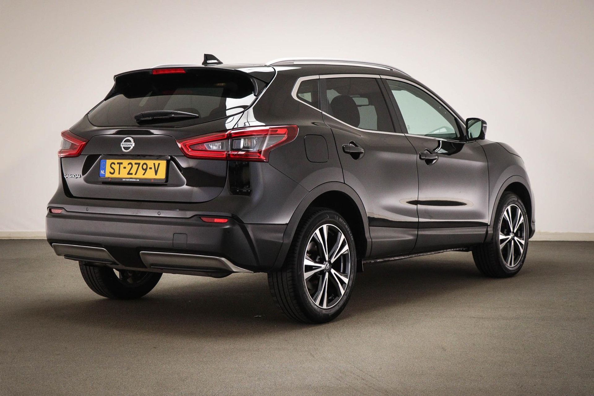 Nissan QASHQAI met kenteken ST-279-V – achteraanzicht