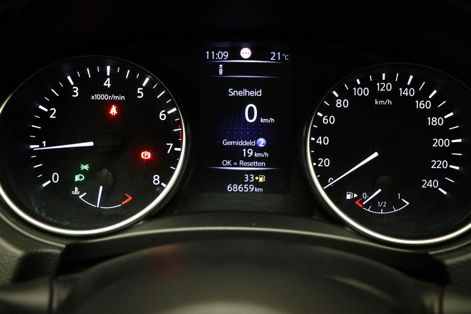 Nissan QASHQAI met kenteken ST-279-V – dashboard