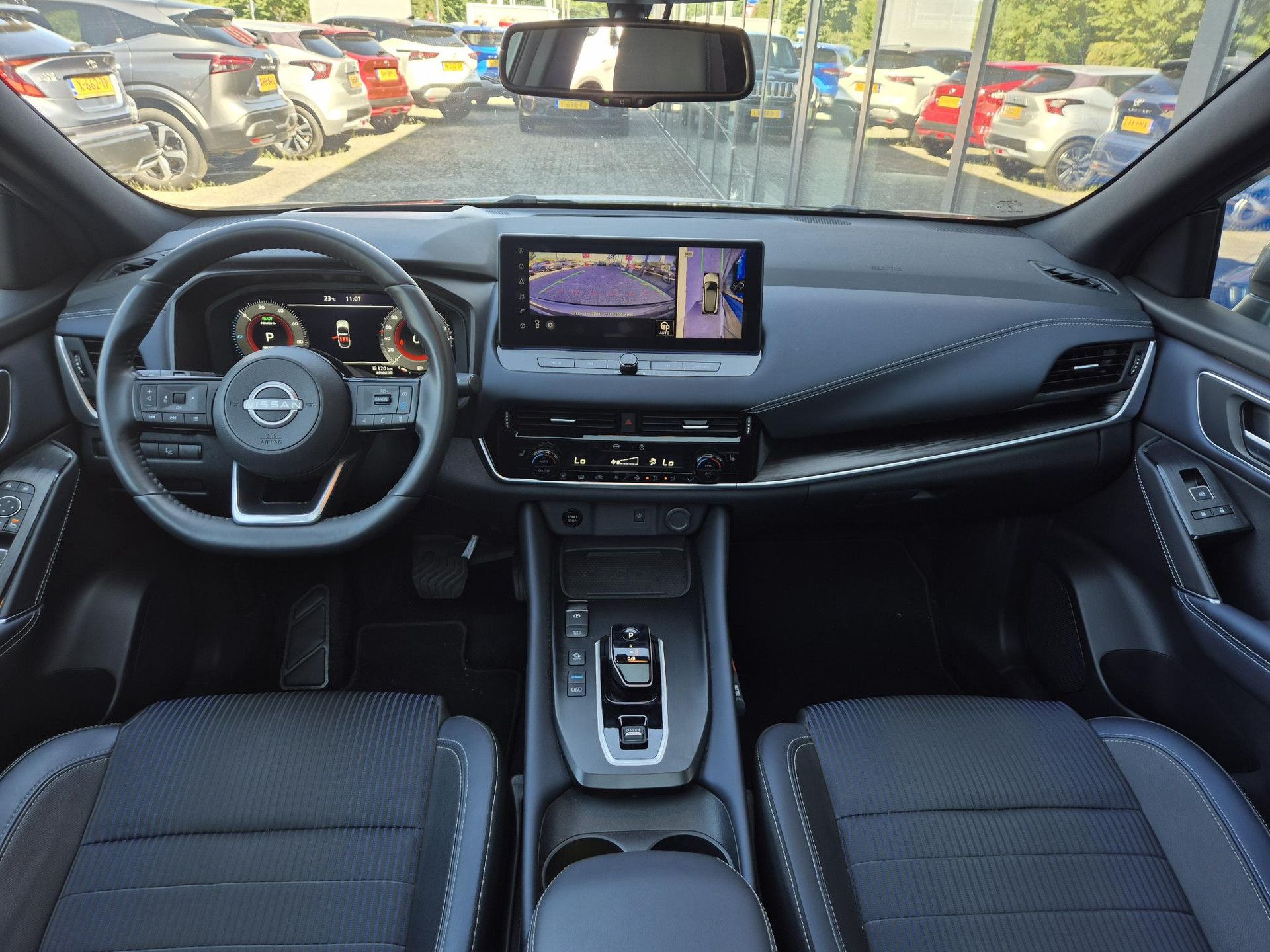 Nissan QASHQAI met kenteken T-112-SJ – interieur