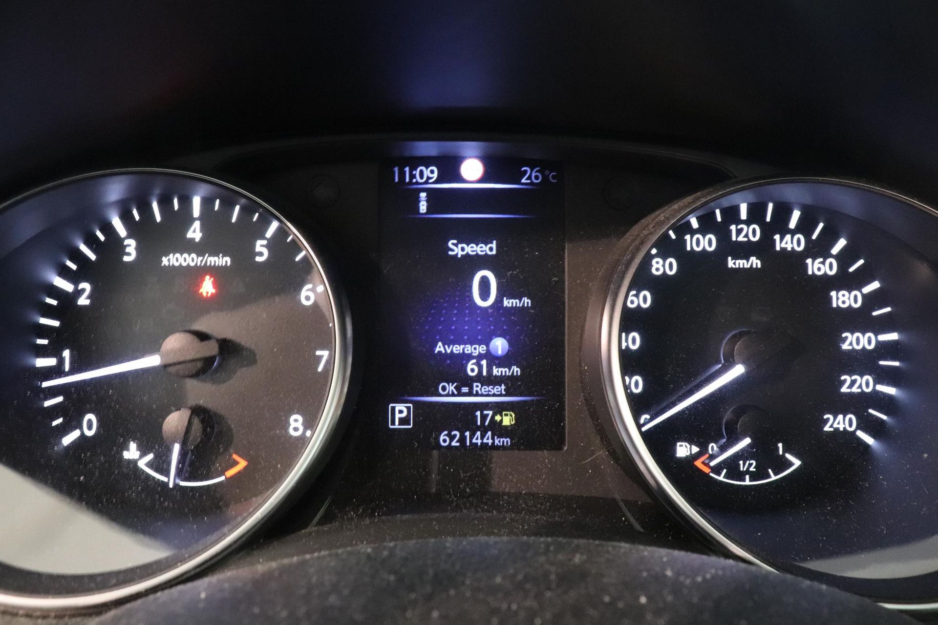 Nissan QASHQAI met kenteken TR-183-B – interieur