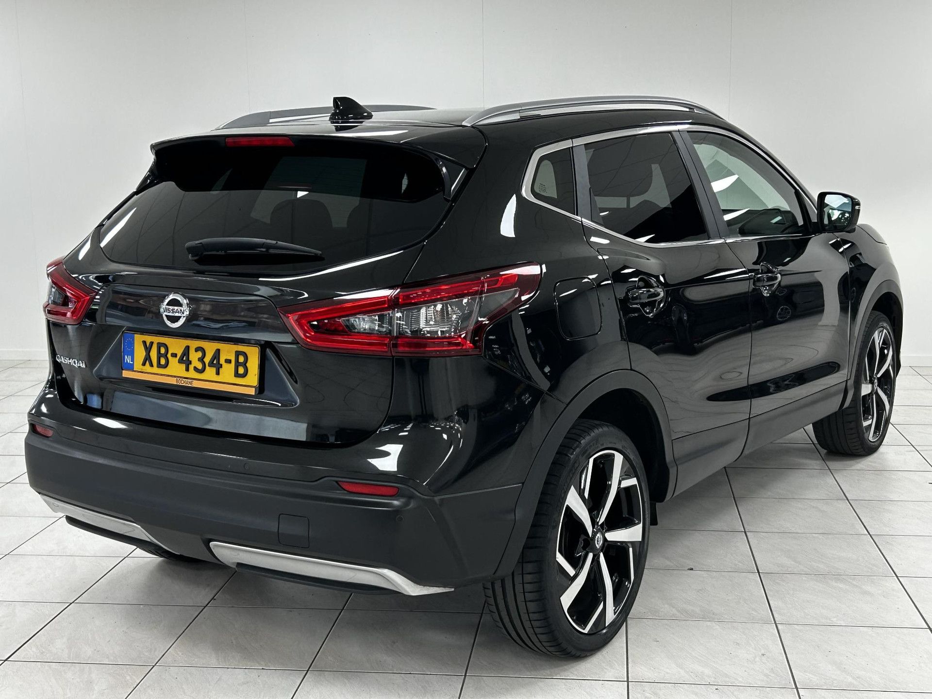 Nissan QASHQAI met kenteken XB-434-B – achteraanzicht