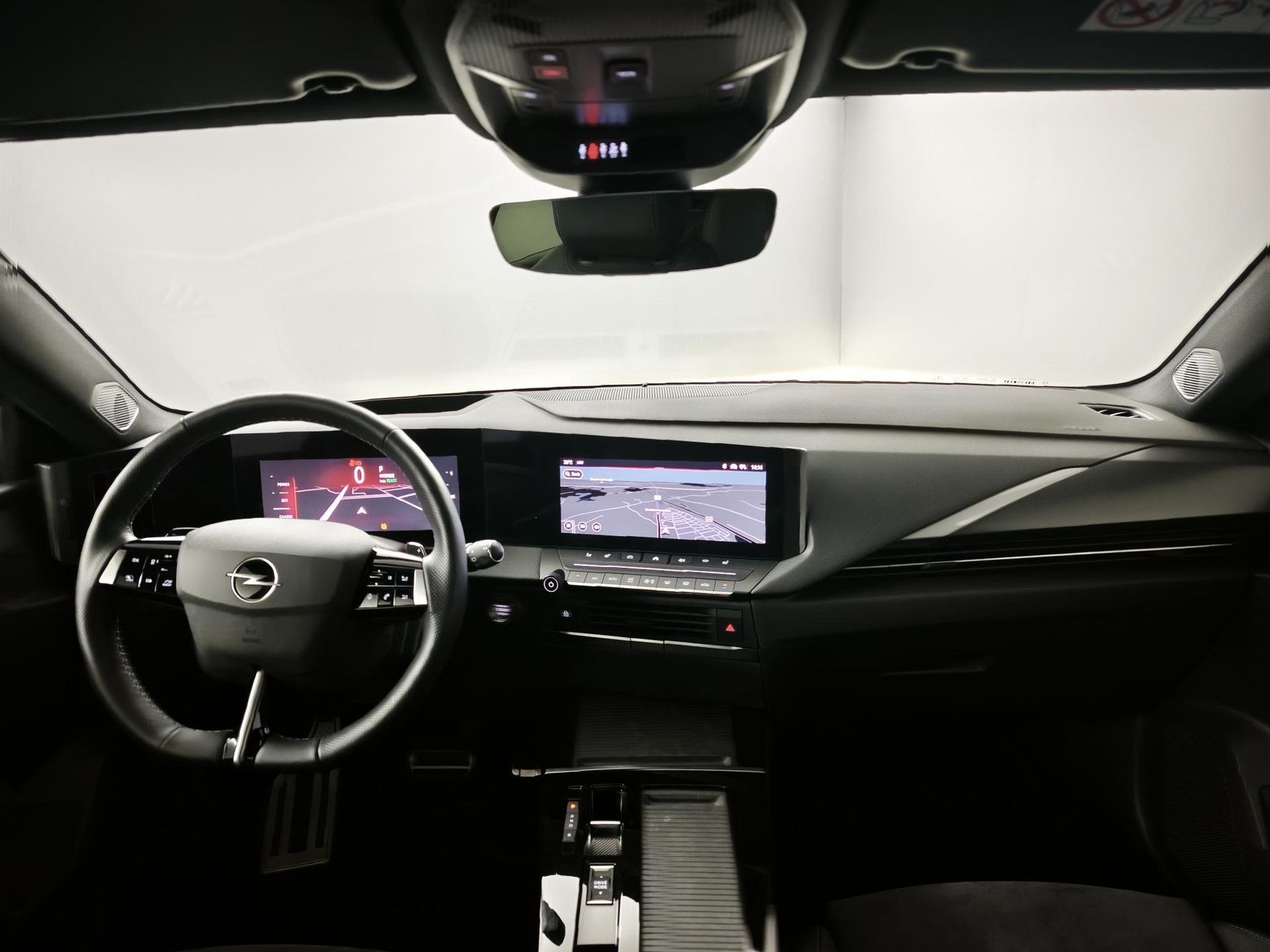 Opel Astra met kenteken KKP-97-T – interieur