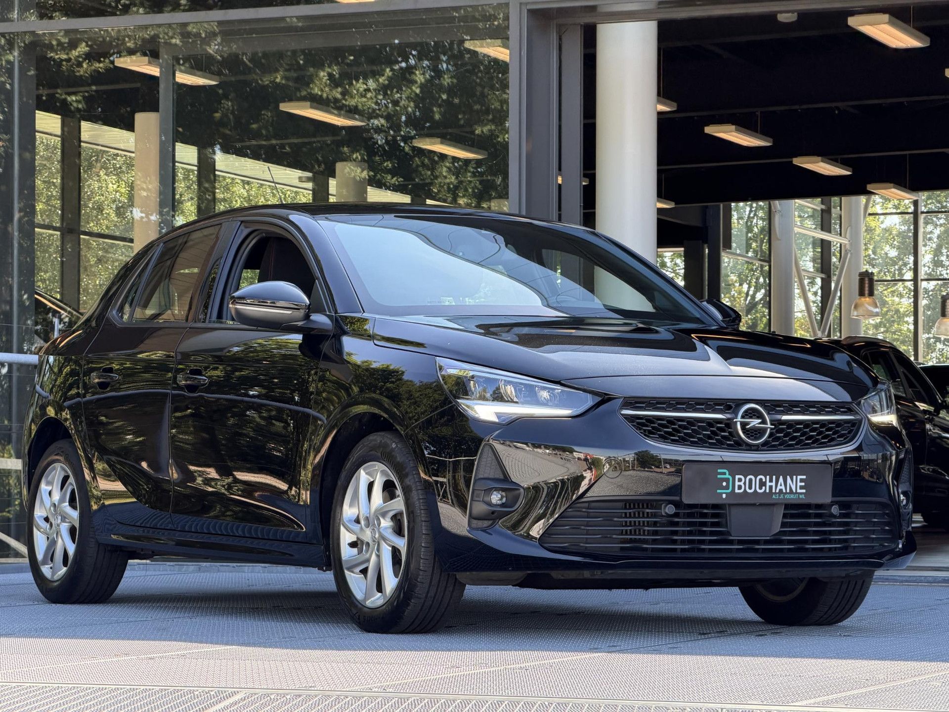 Opel Corsa met kenteken H-336-HF – detailfoto