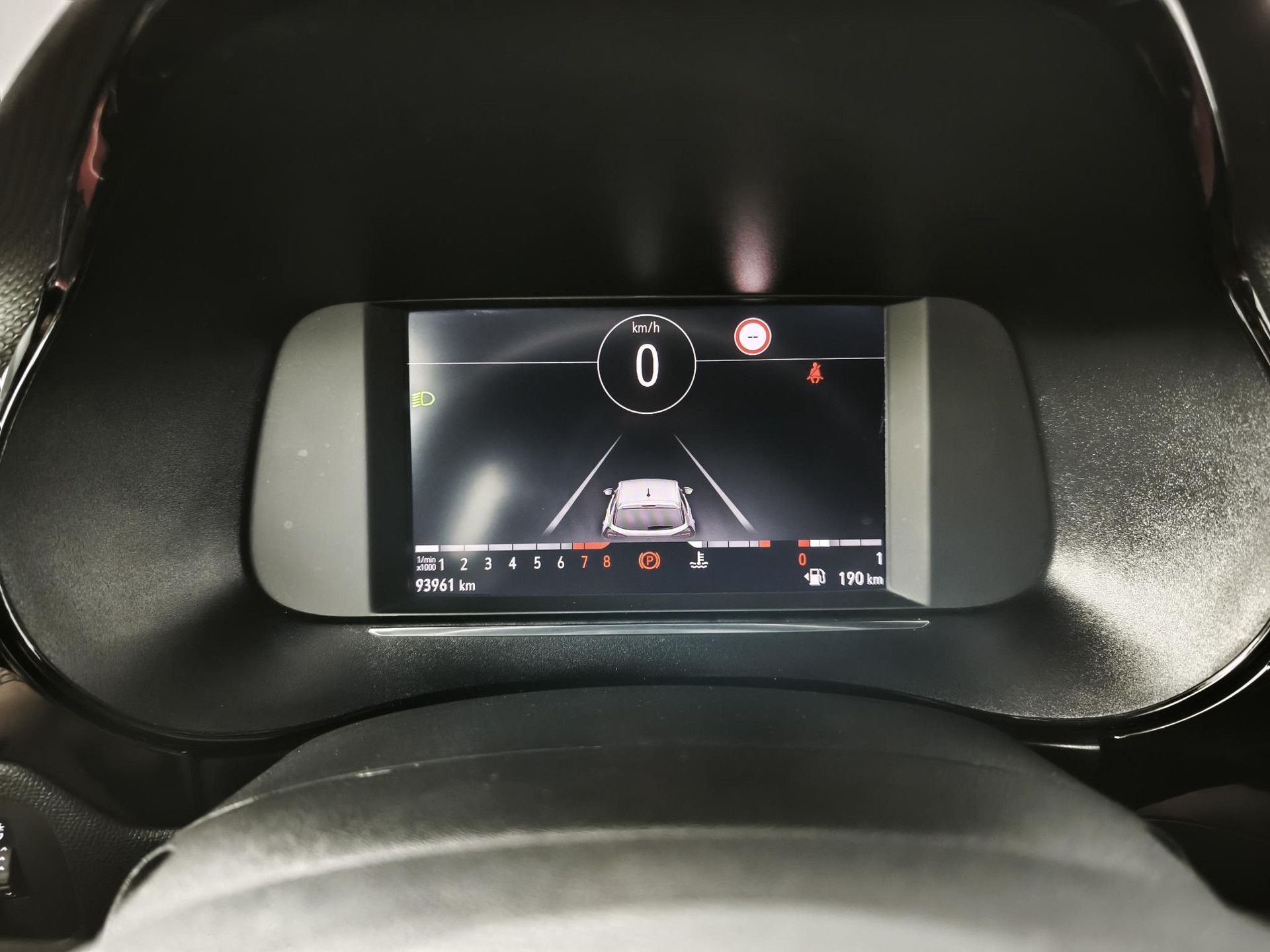 Opel Corsa met kenteken L-584-GV – dashboard