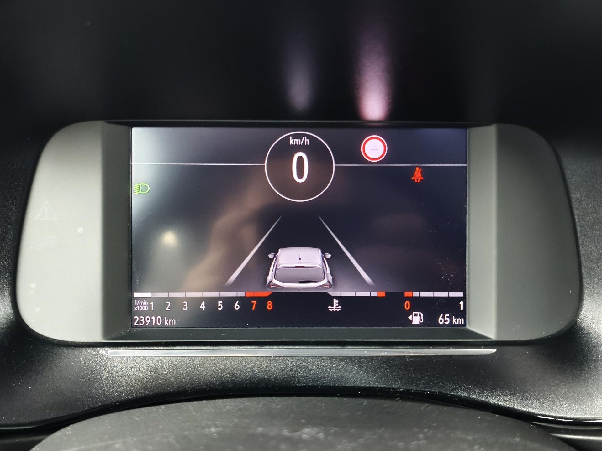 Opel Corsa met kenteken L-629-JF – dashboard