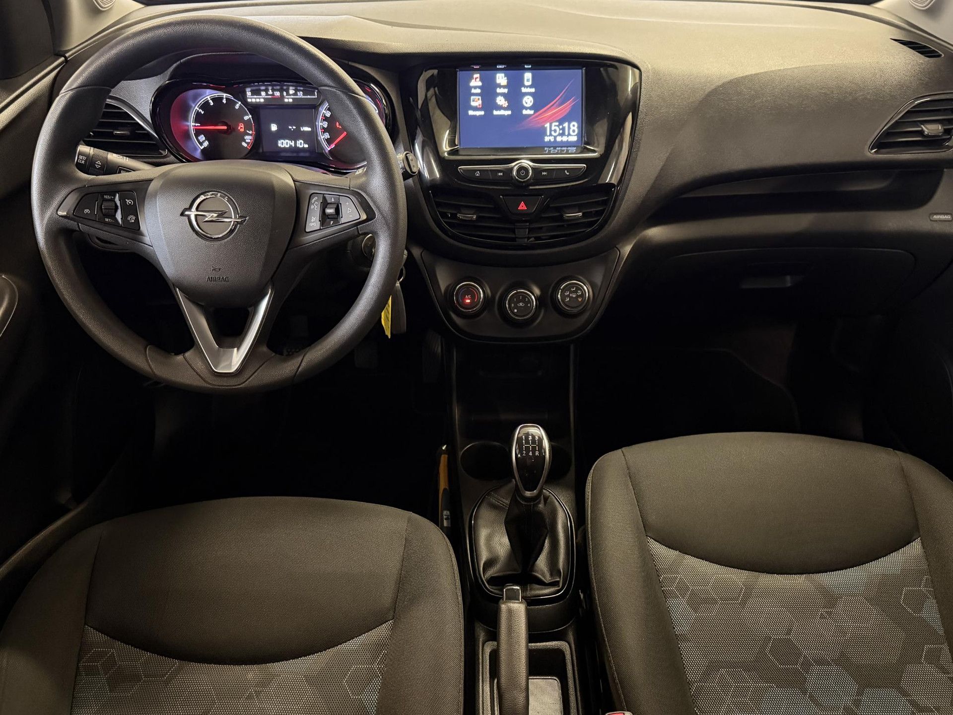 Opel KARL met kenteken SJ-195-B – interieur