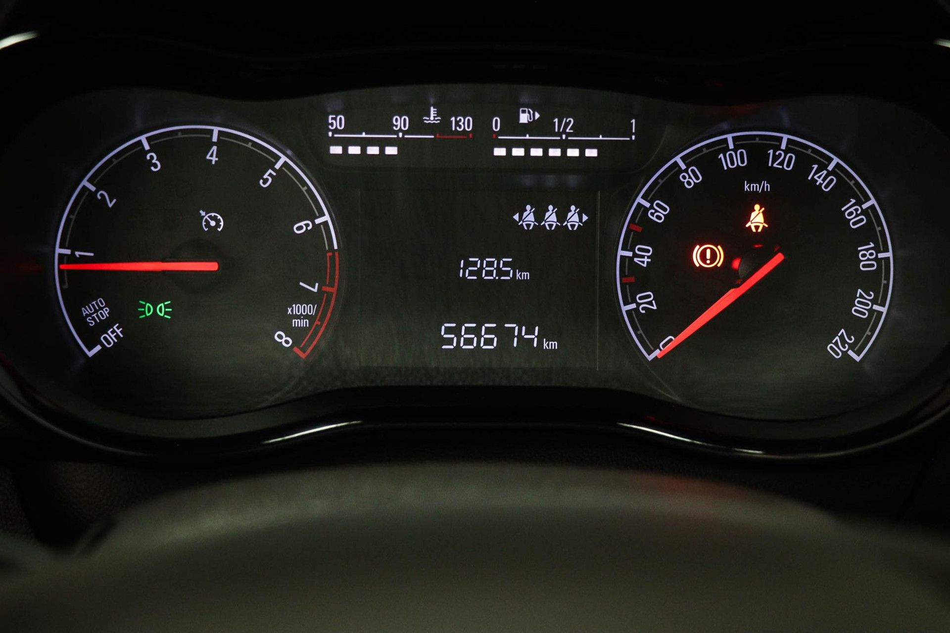 Opel KARL met kenteken XH-660-F – dashboard