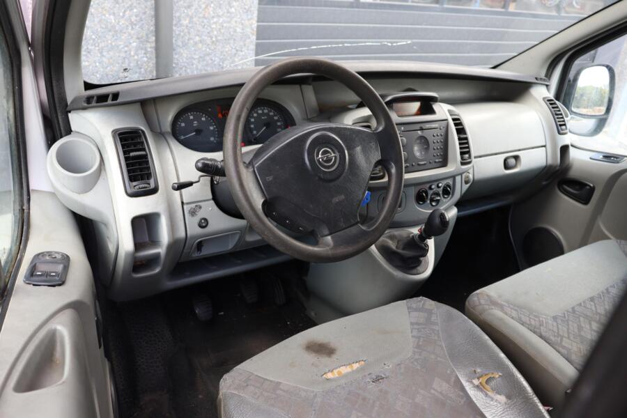 Opel Vivaro met kenteken 58-BV-TL – achteraanzicht