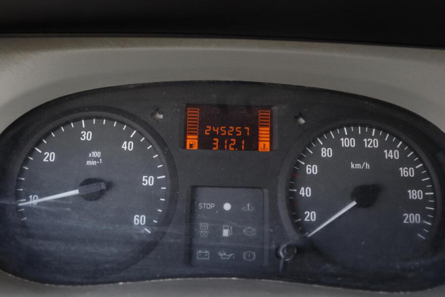 Opel Vivaro met kenteken 58-BV-TL – dashboard