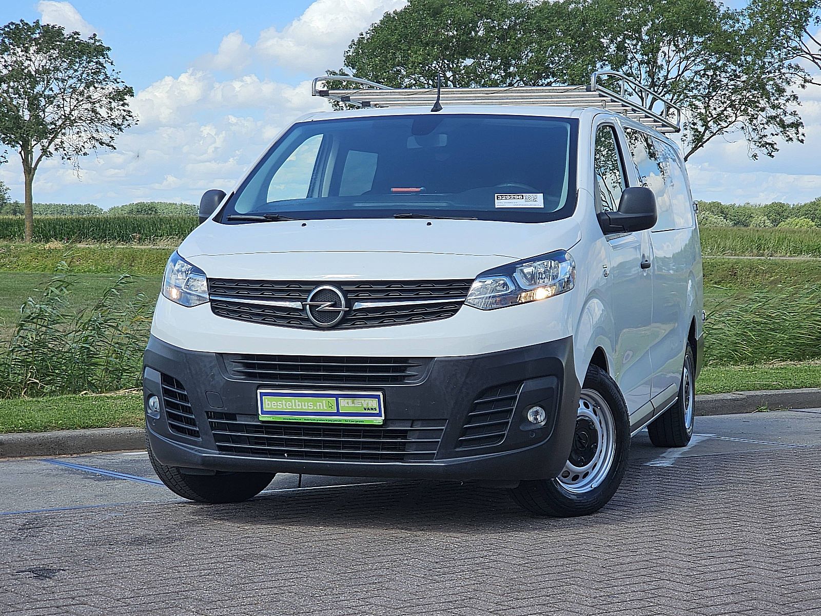 Opel Vivaro – vooraanzicht