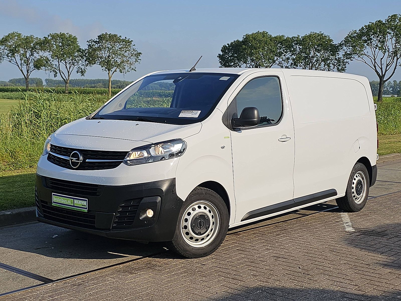 Opel Vivaro – achteraanzicht