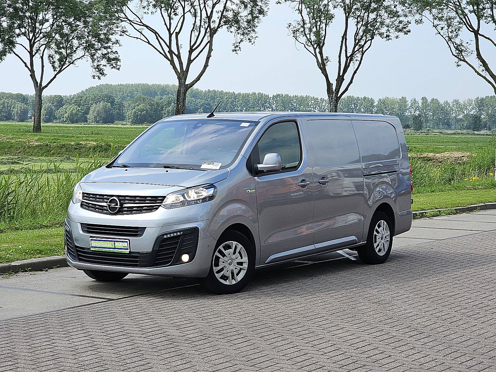 Opel Vivaro – achteraanzicht