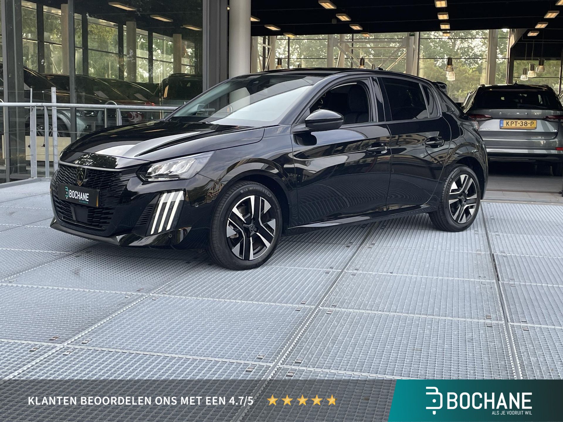 Peugeot 208 met kenteken KDD-02-B – vooraanzicht