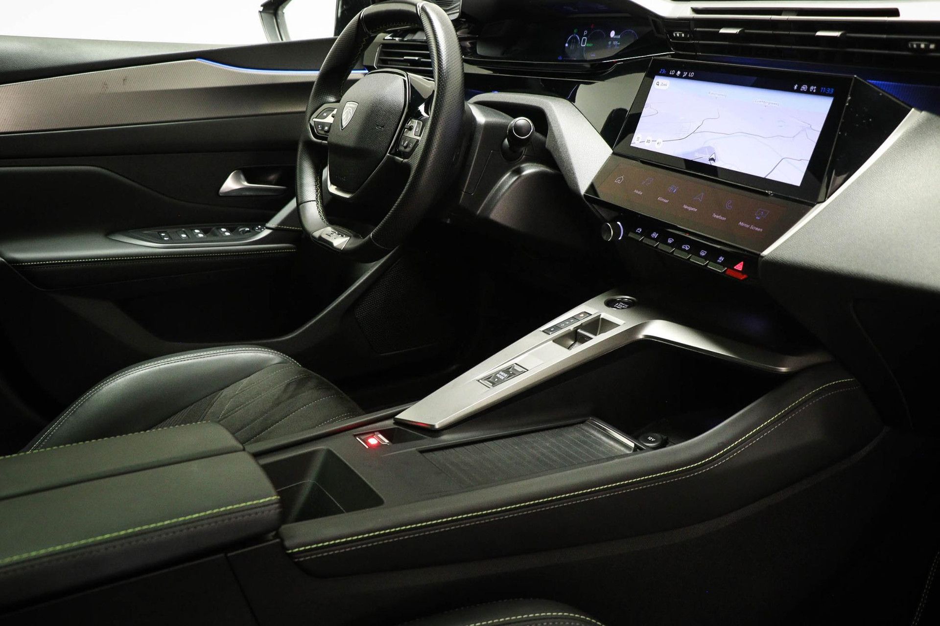 Peugeot 308 met kenteken KLN-52-X – interieur