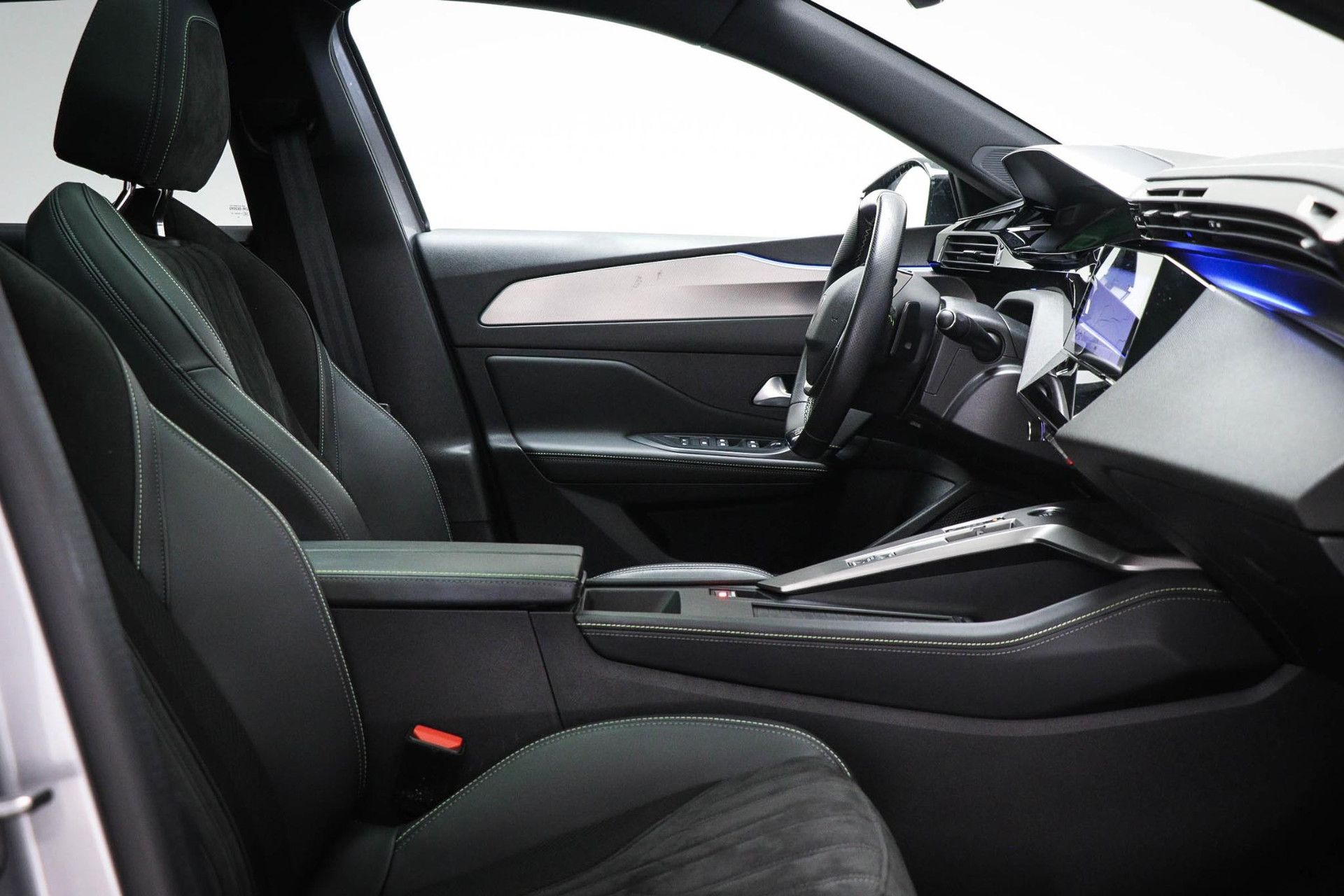 Peugeot 308 met kenteken KLN-52-X – dashboard