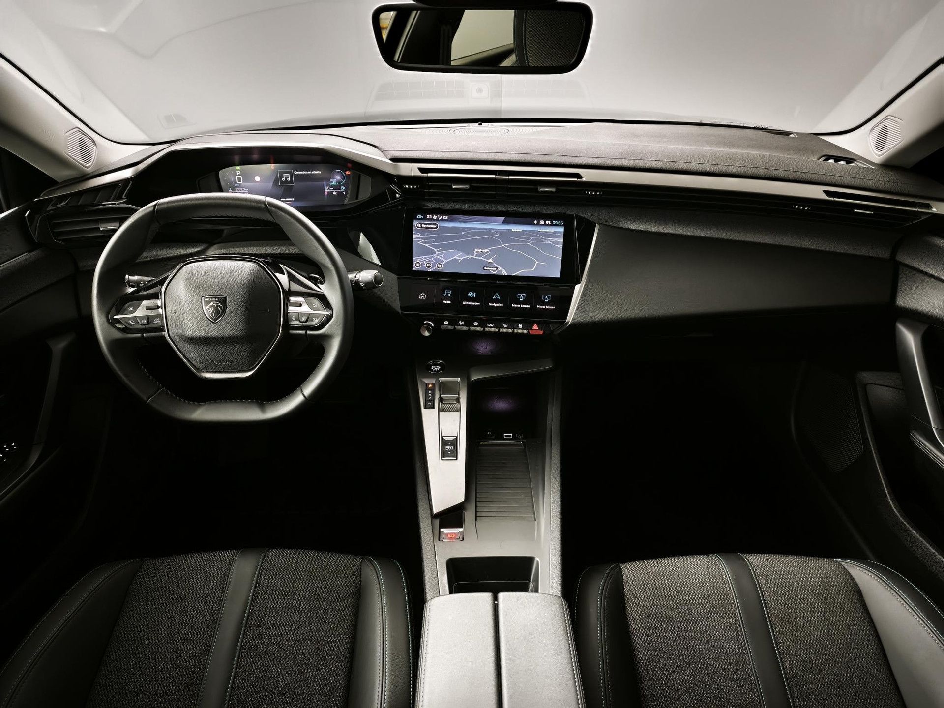 Peugeot 308 met kenteken KSG-34-L – interieur