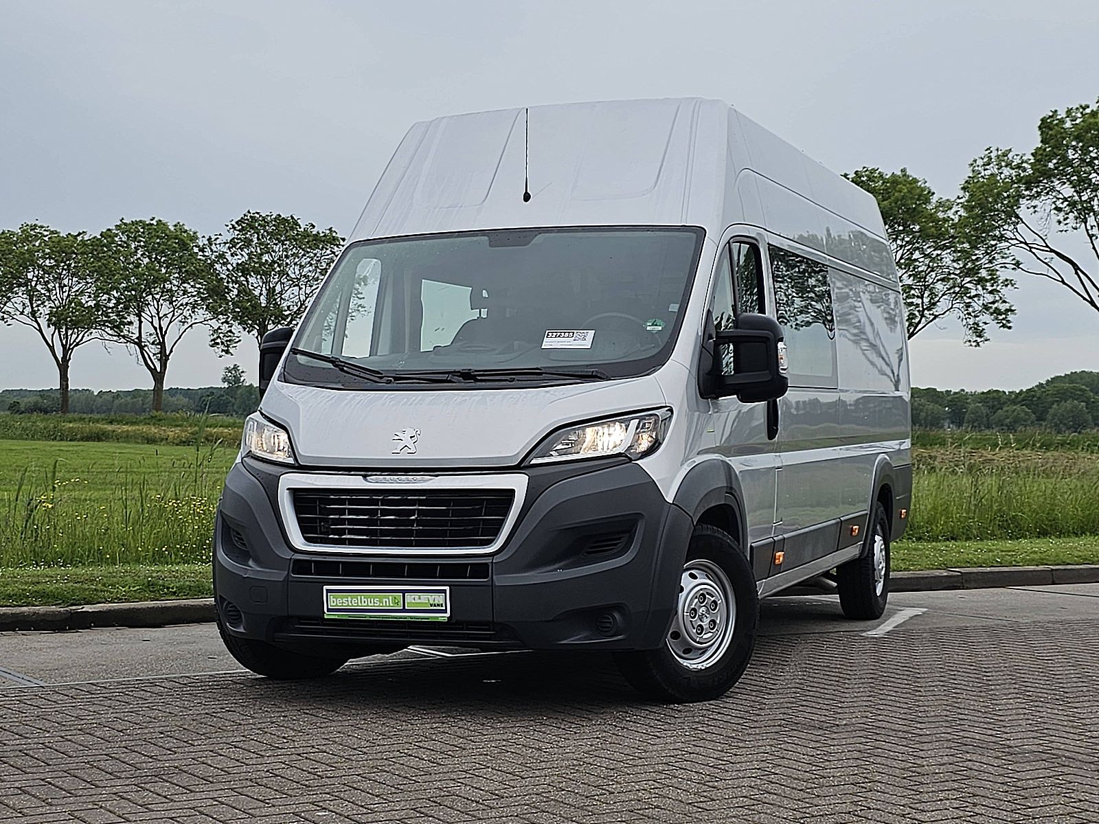 Peugeot Boxer – vooraanzicht