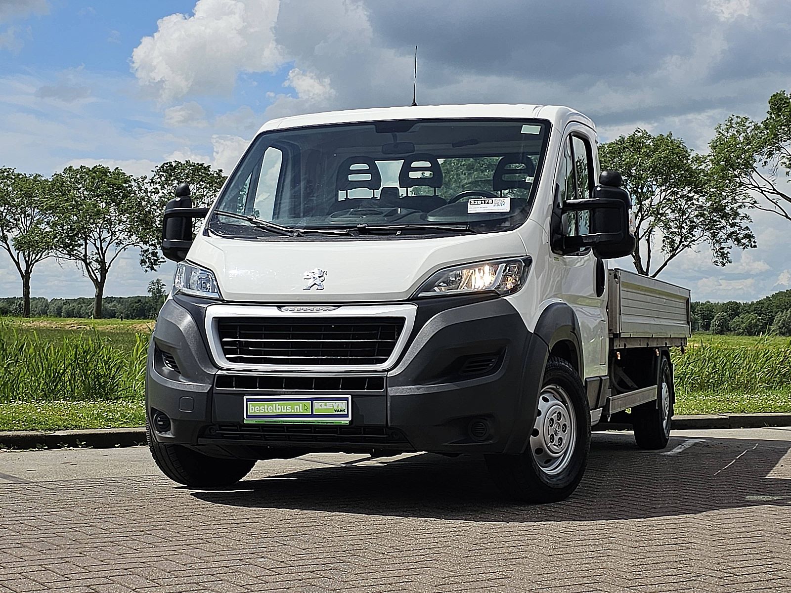 Peugeot Boxer – vooraanzicht
