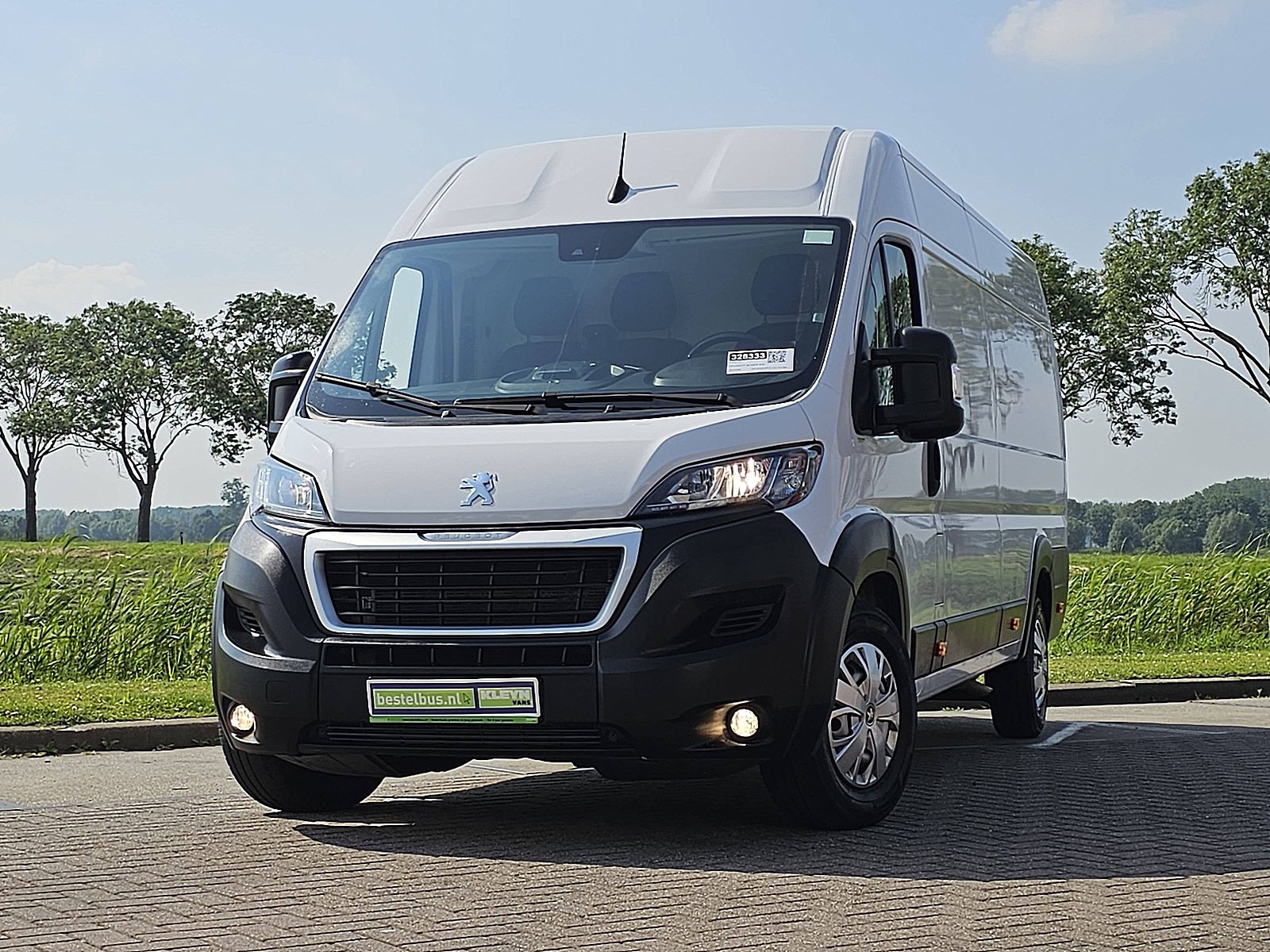 Peugeot Boxer – vooraanzicht