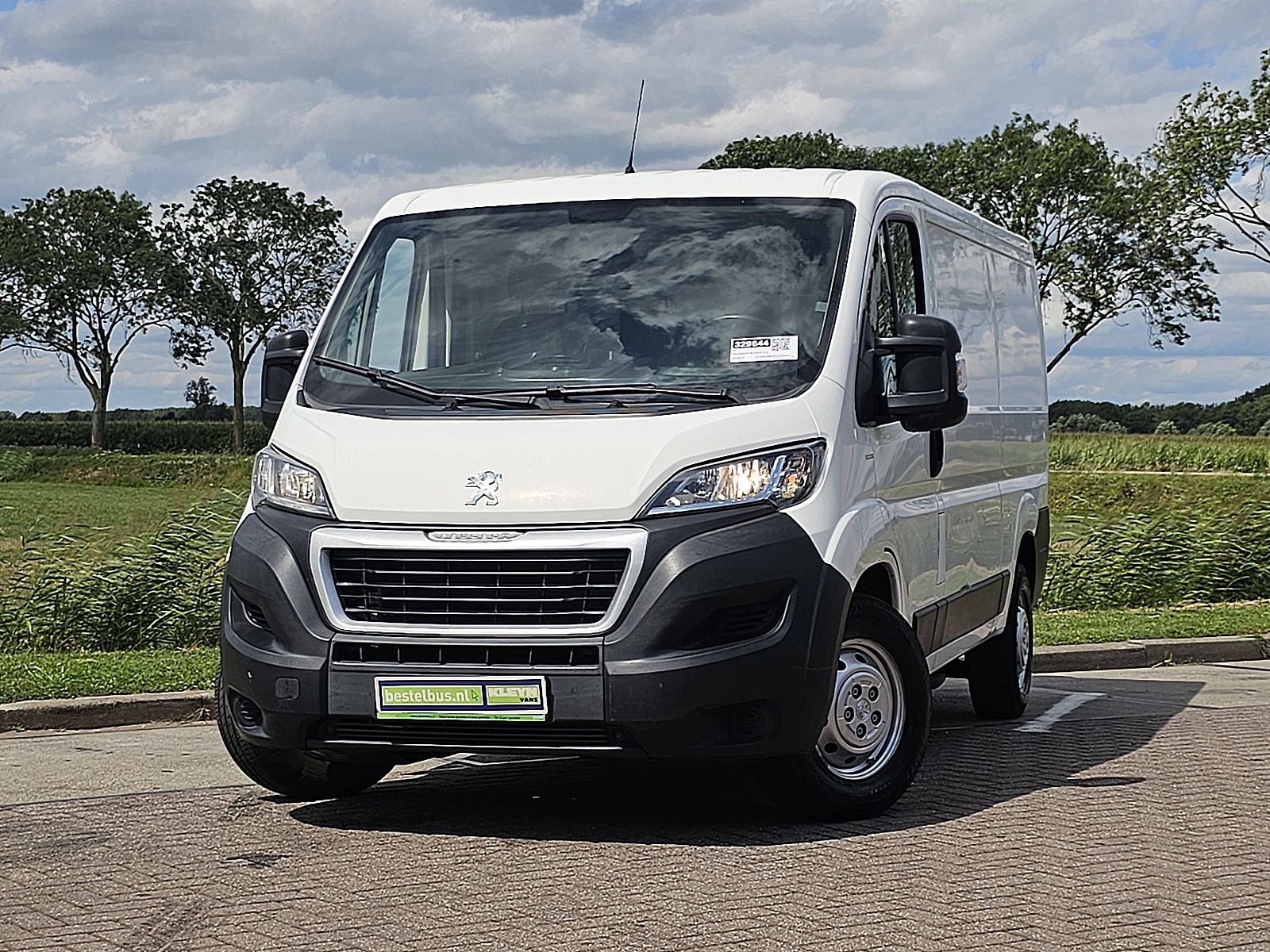 Peugeot Boxer – vooraanzicht