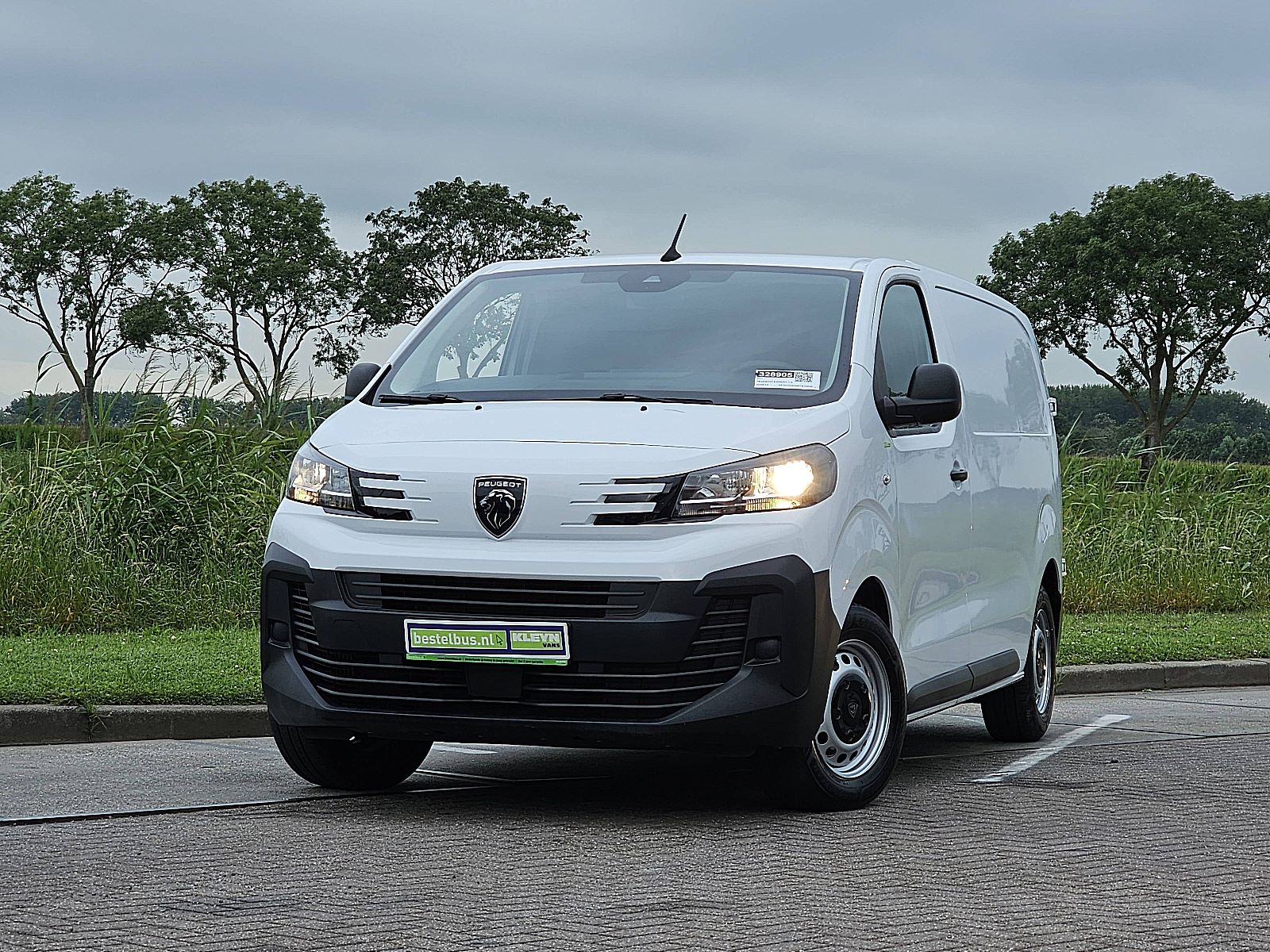 Peugeot Expert – vooraanzicht