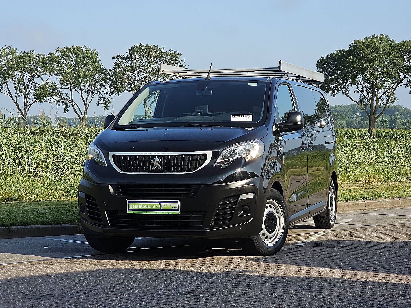 Peugeot Expert – vooraanzicht